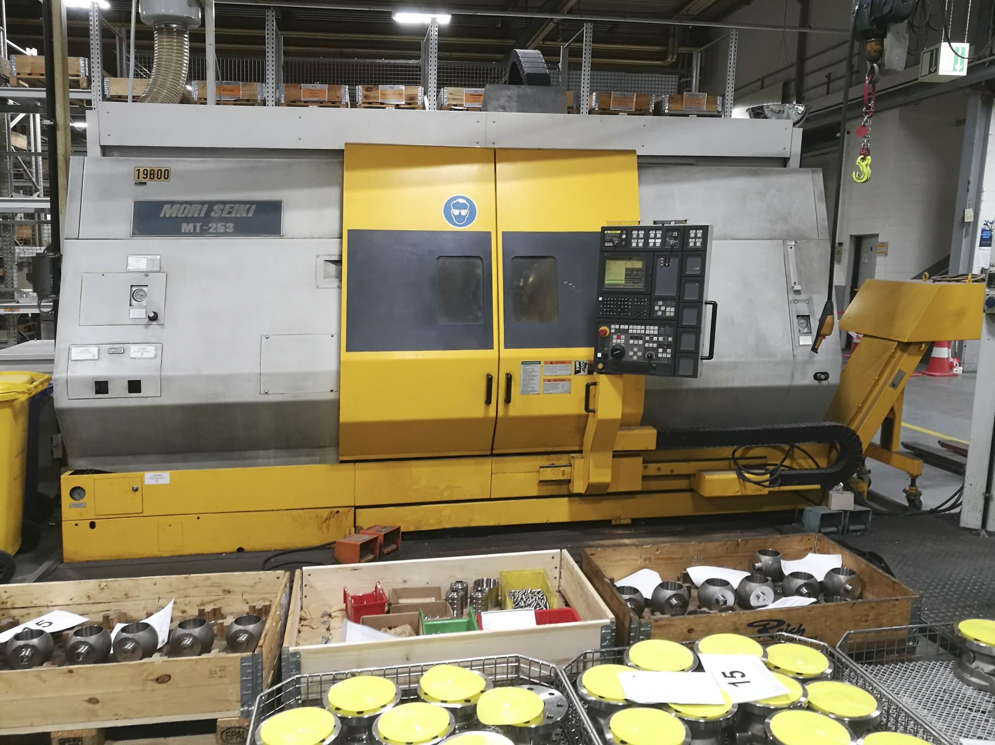 Koneen MORI SEIKI etunäkymäMT-253/1000