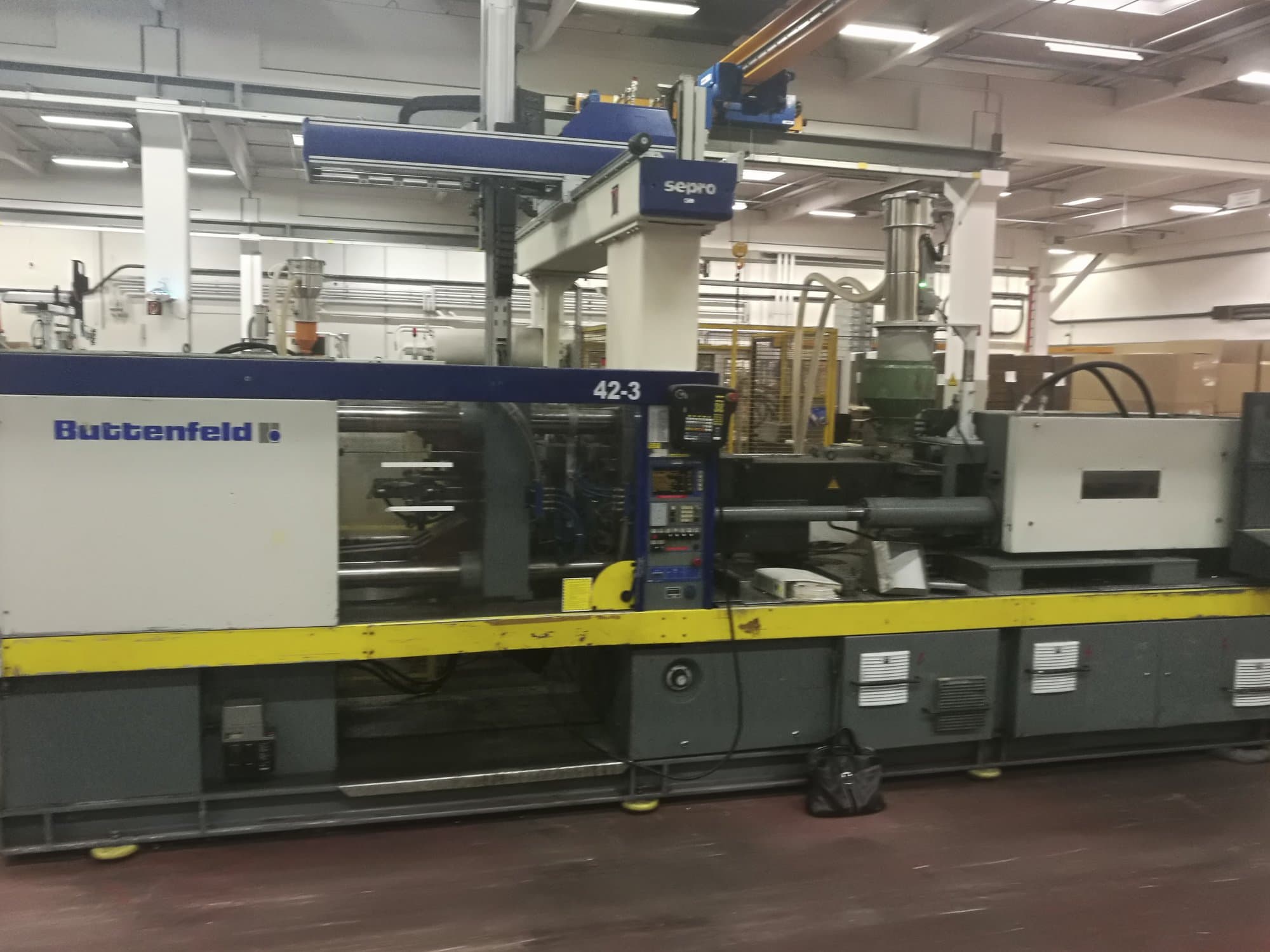 Koneen Battenfeld etunäkymäBKT 2500/1250