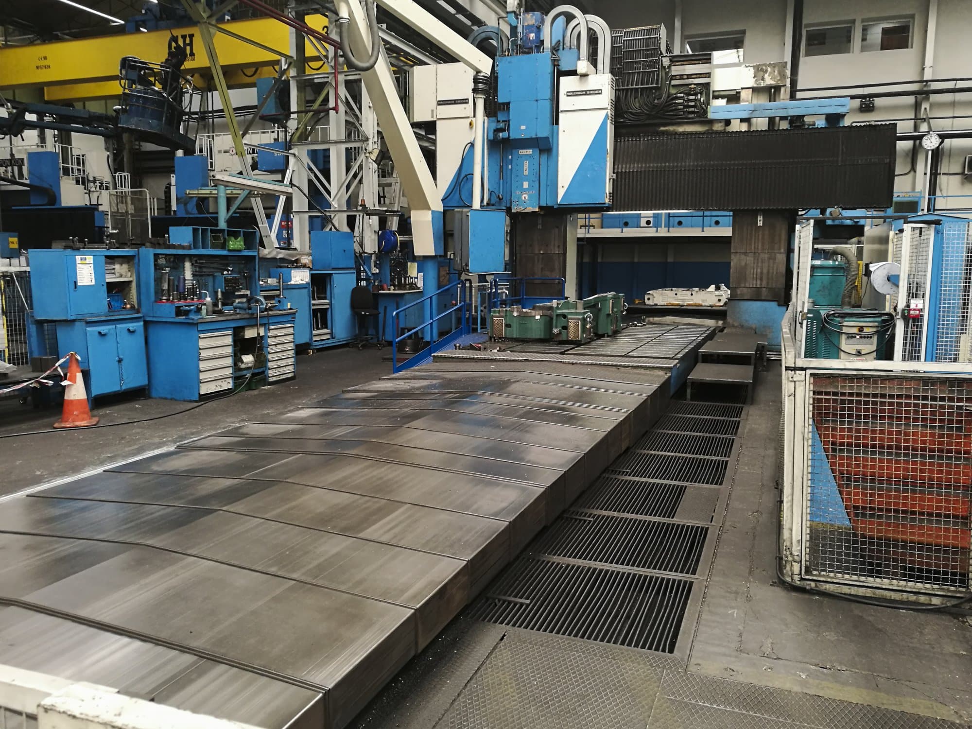 Koneen  Waldrich Siegen etunäkymäV/H-AR