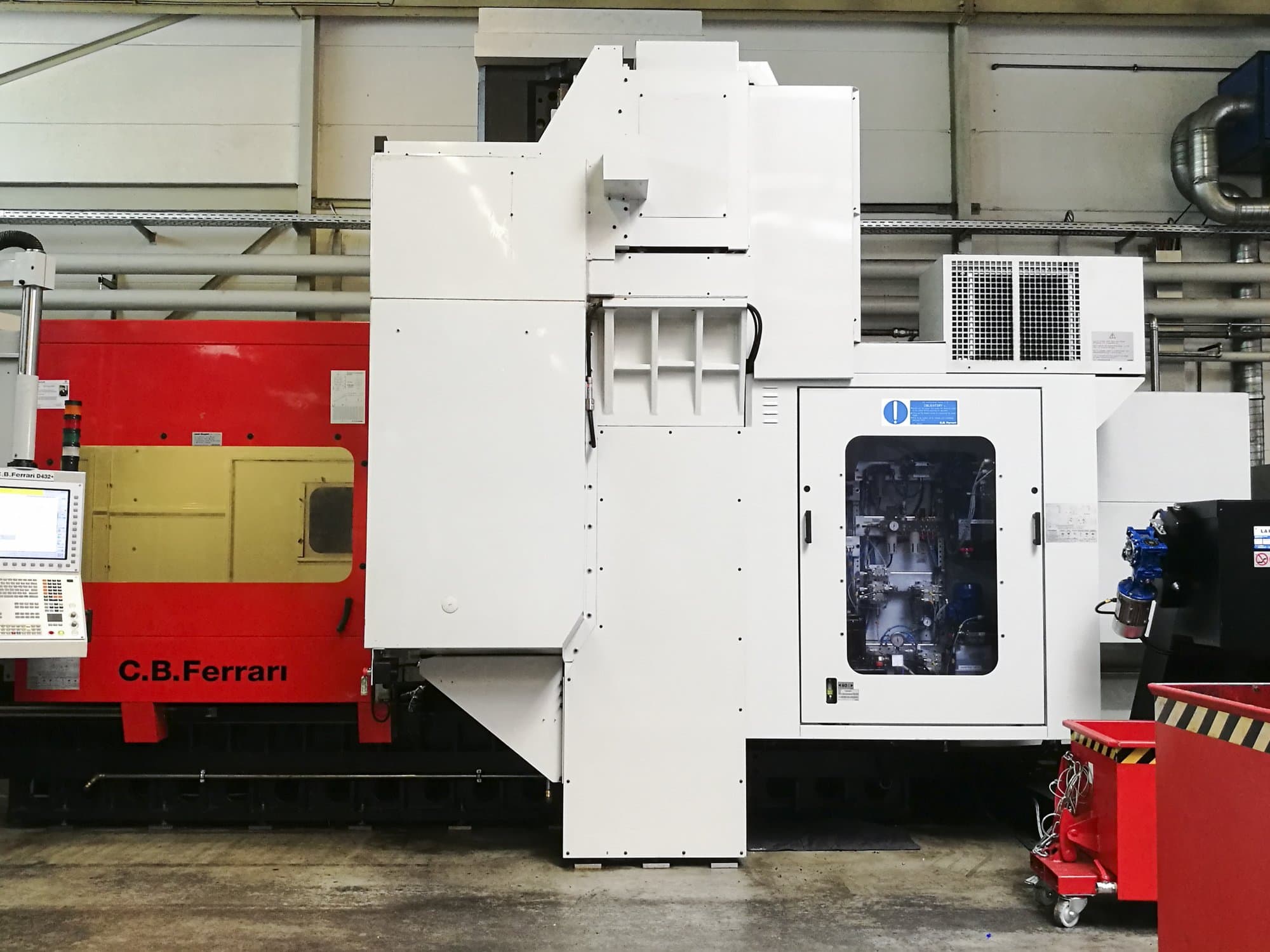 Koneen C.B. Ferrari etunäkymä D432