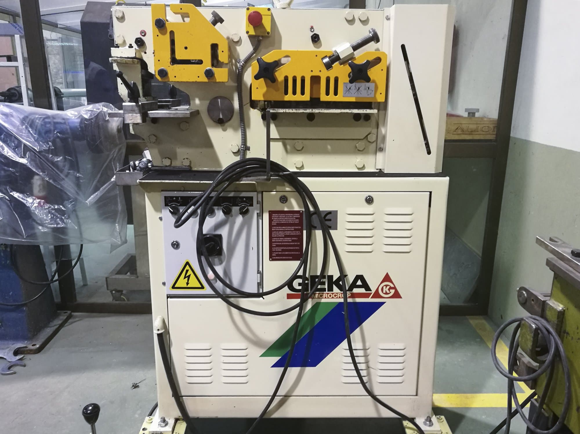 Koneen  1 GEKA etunäkymäMICROCROP