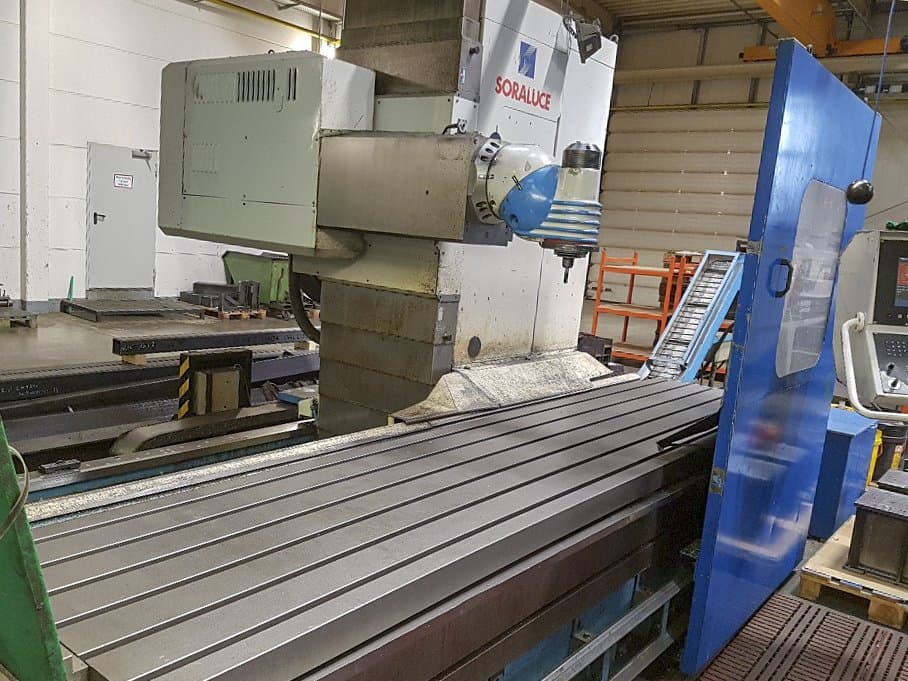 Koneen Soraluce vasen näkymäSL-4000