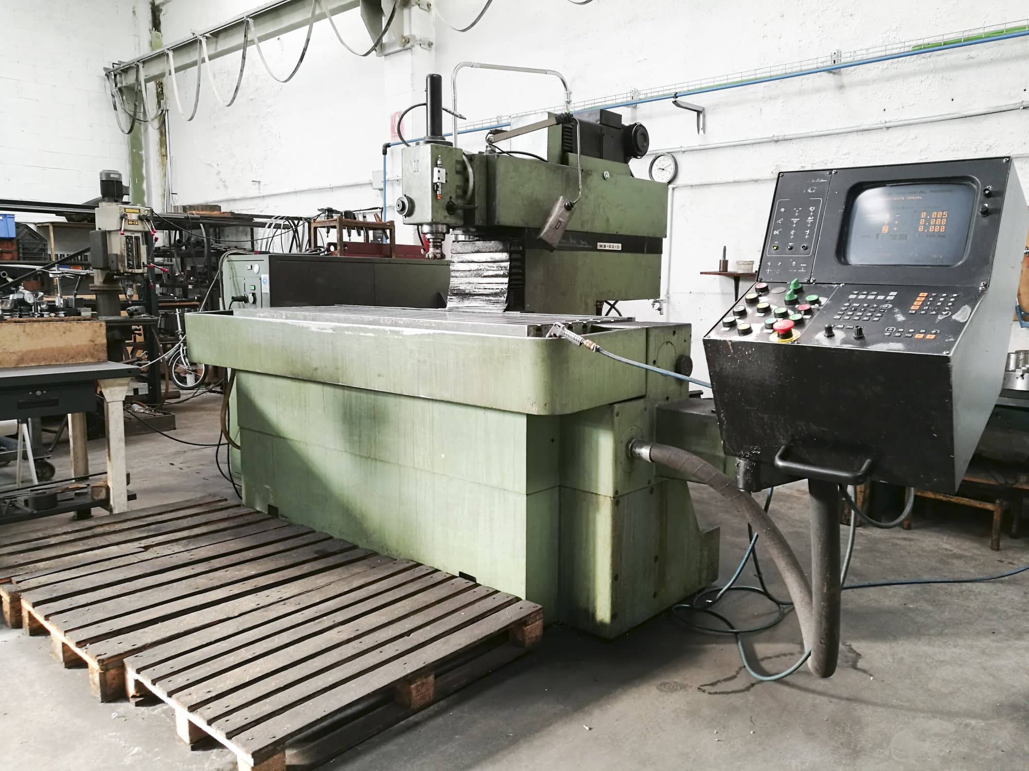 Koneen Metba oikea näkymäMB-55-D