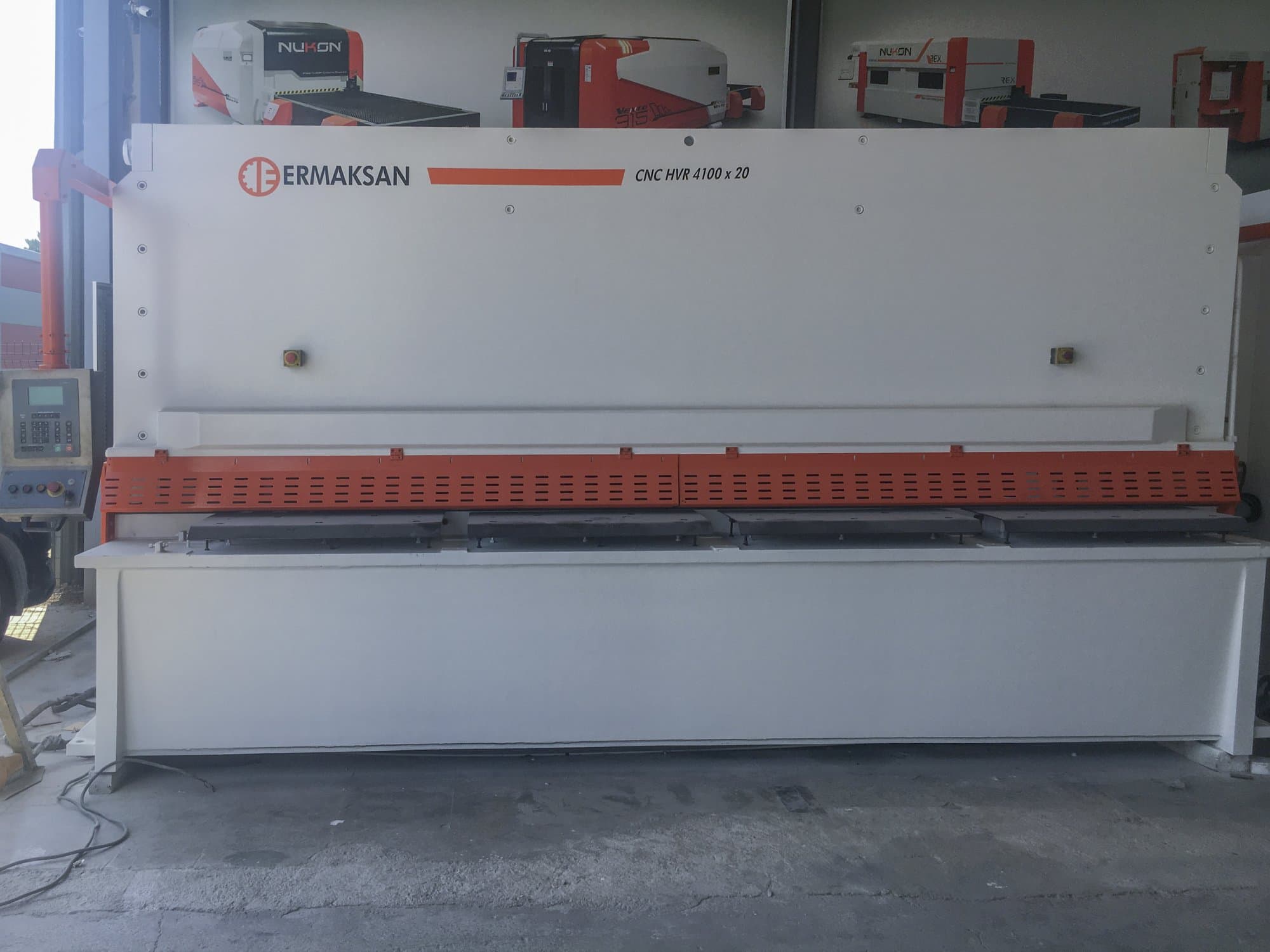 Koneen  ERMAKSAN etunäkymäCNC HVR 4100x20