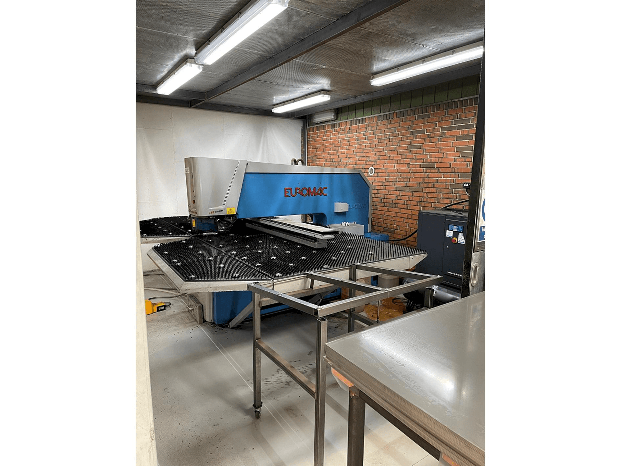 Koneen Euromac ZX 1250/30 etunäkymä