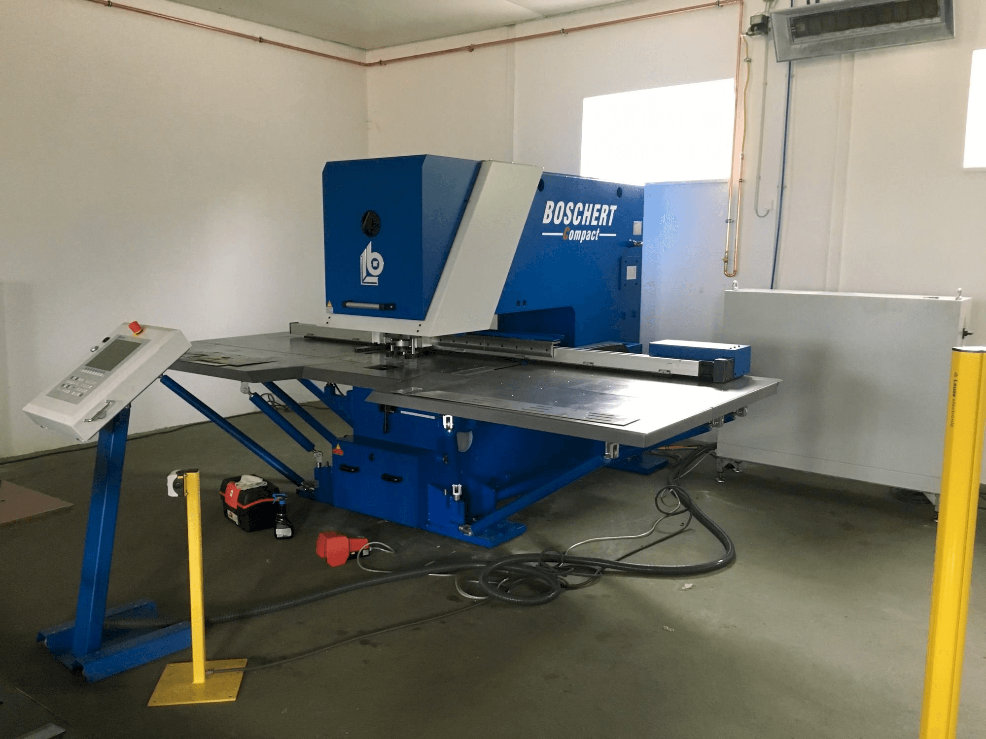 Koneen BOSCHERT Compact 750 etunäkymä