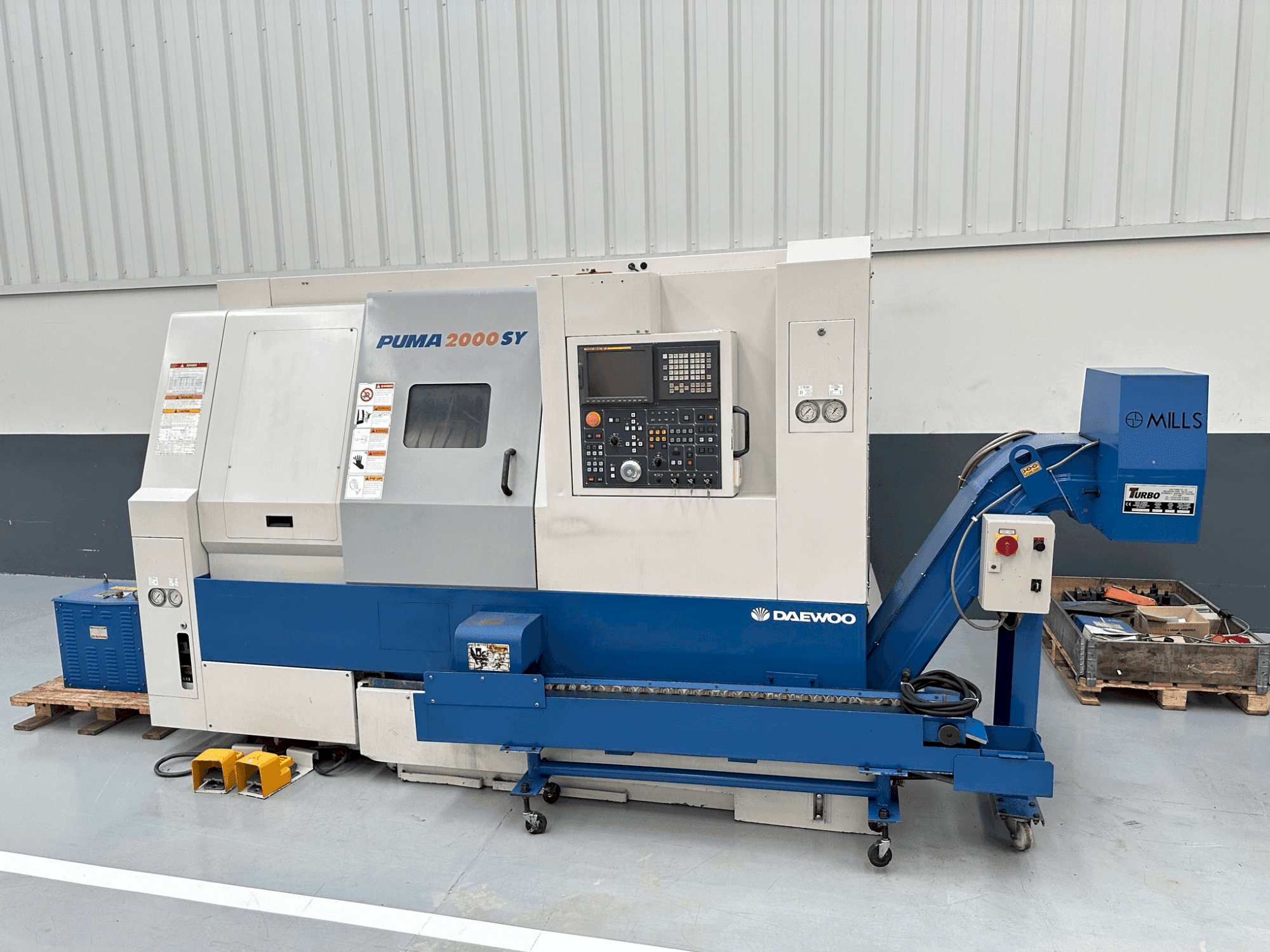 Koneen DAEWOO PUMA 2000 SY etunäkymä