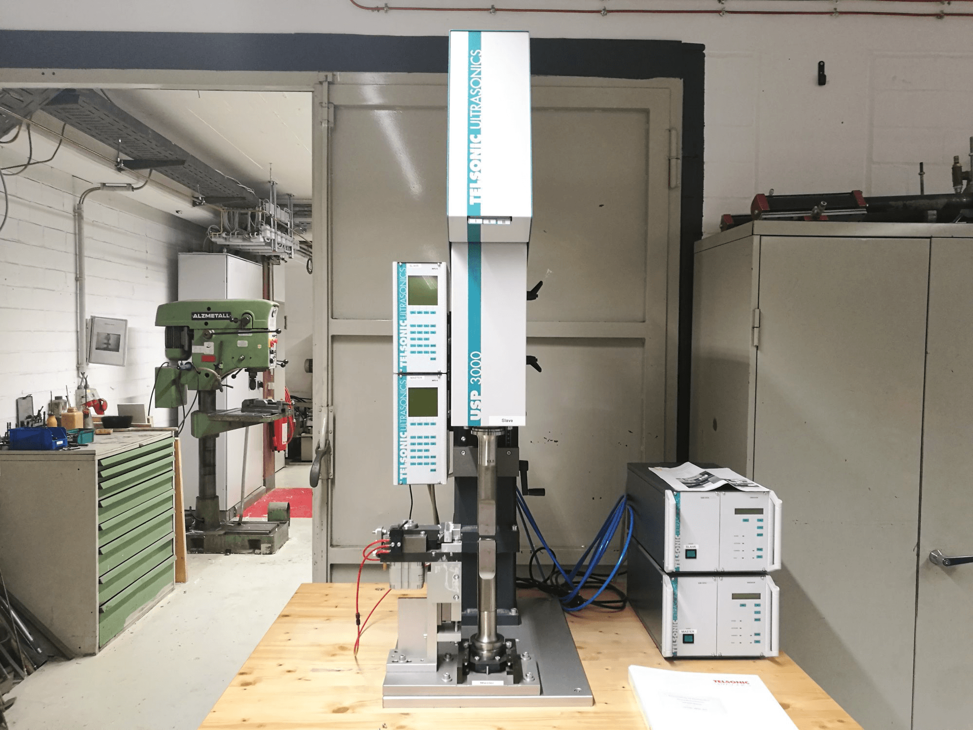 Koneen TELSONIC etunäkymä USP-3000-1 P