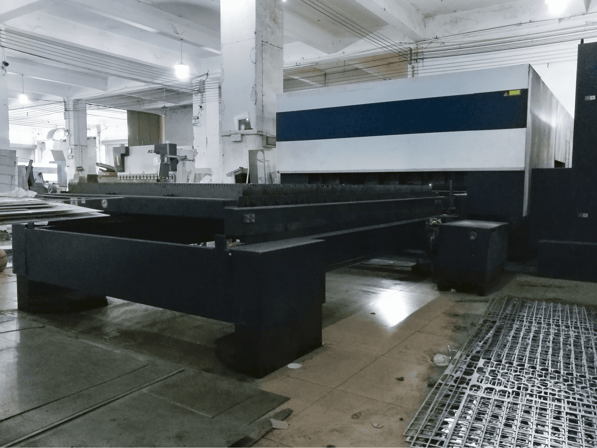 Koneen 1 Trumpf oikea näkymä TruLaser 3030