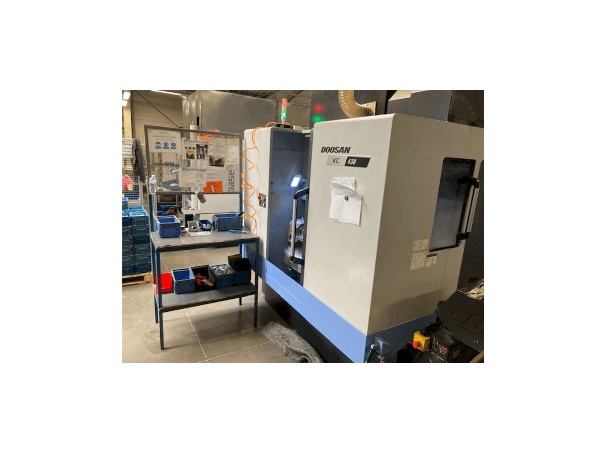 Koneen Doosan VC 430 etunäkymä