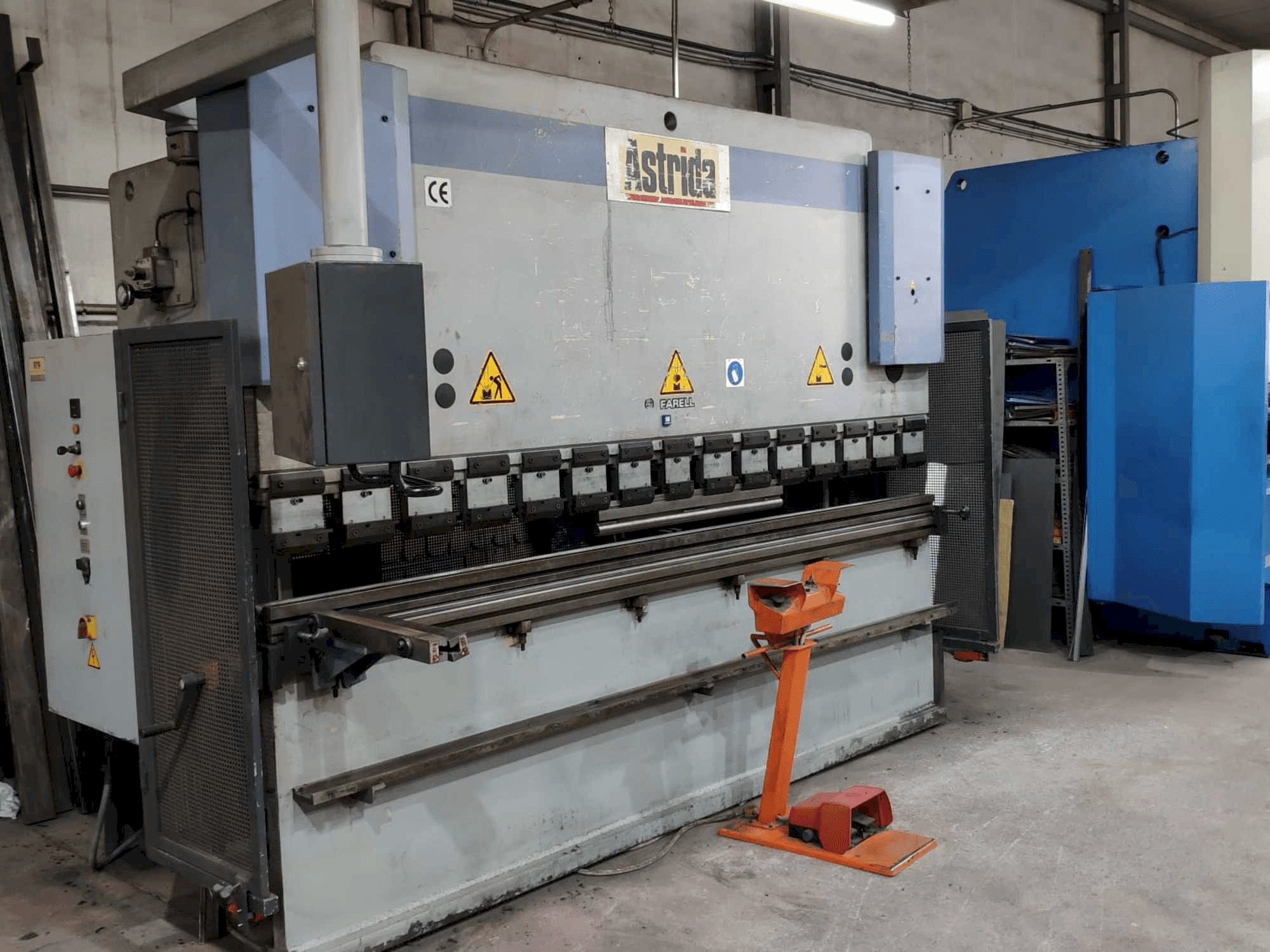 Koneen Astrida APH 3106-120 etunäkymä