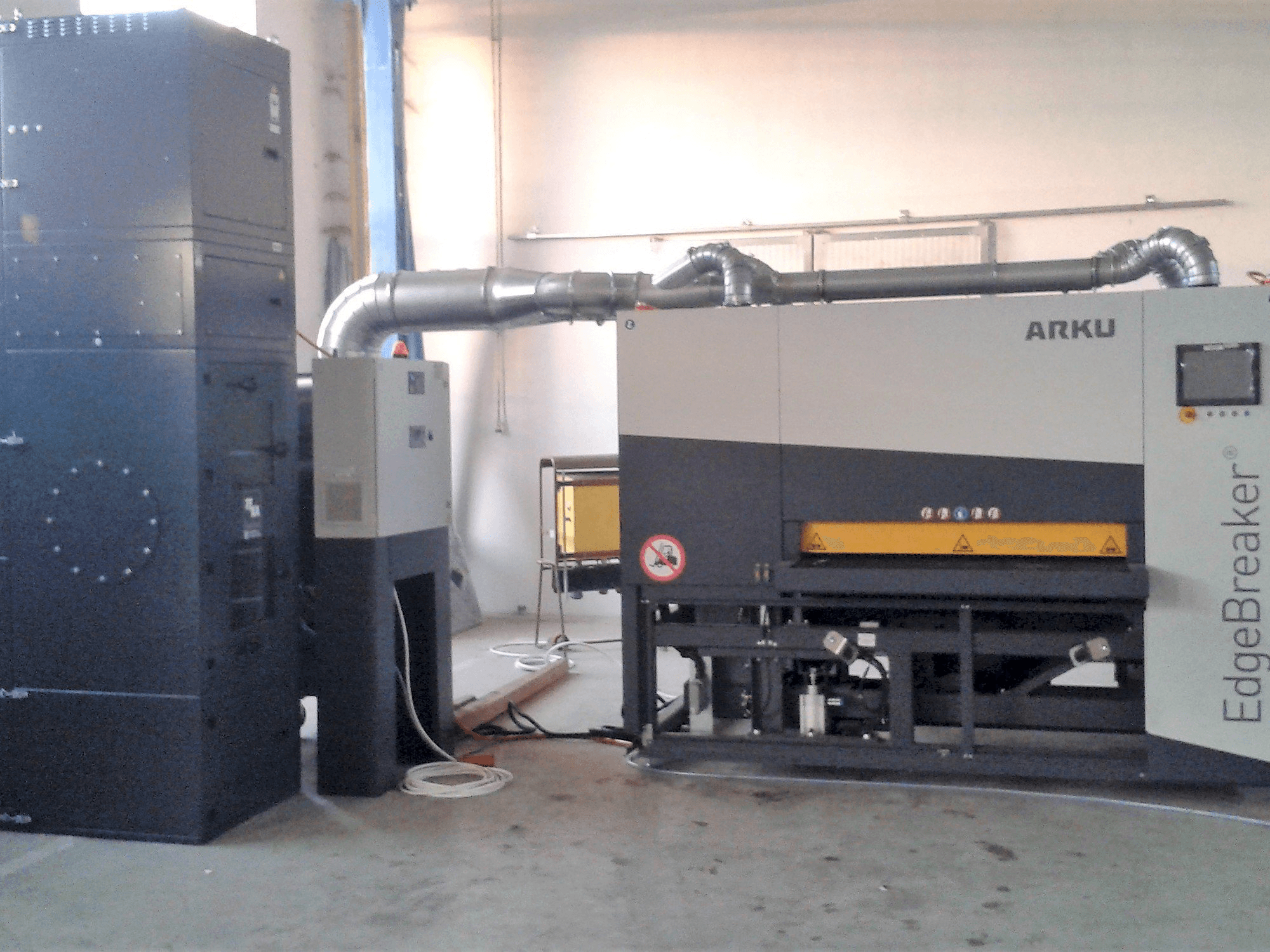 Koneen ARKU EdgeBreaker 4000 etunäkymä