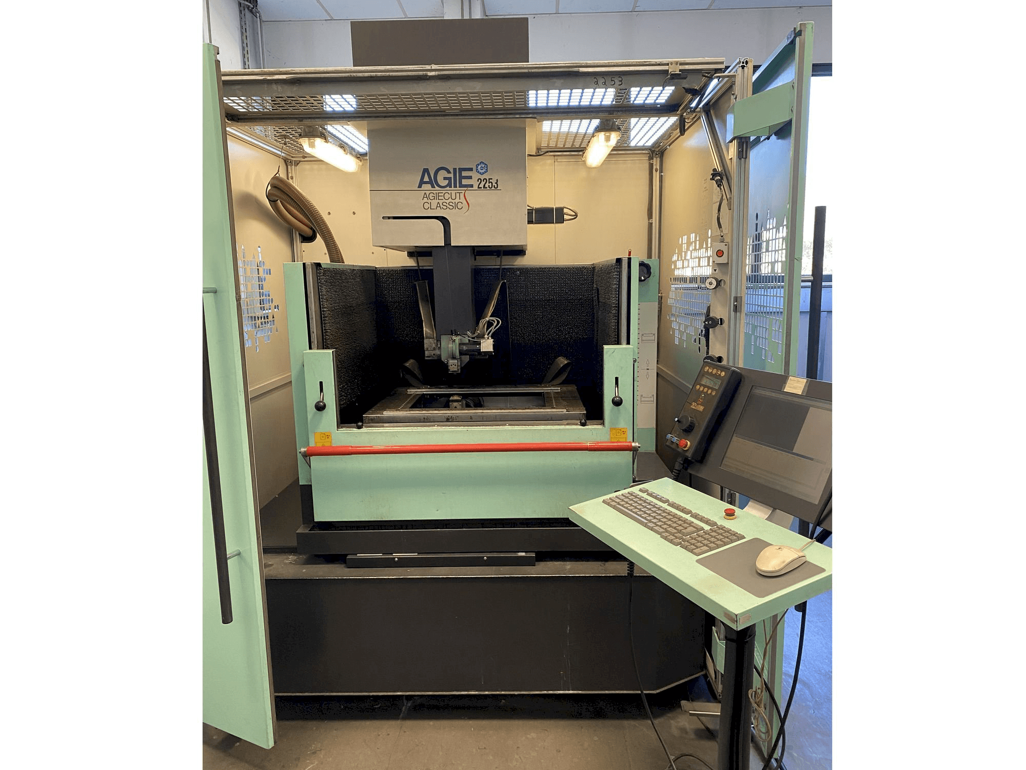 Koneen AGIE Agiecut Classic 3s etunäkymä