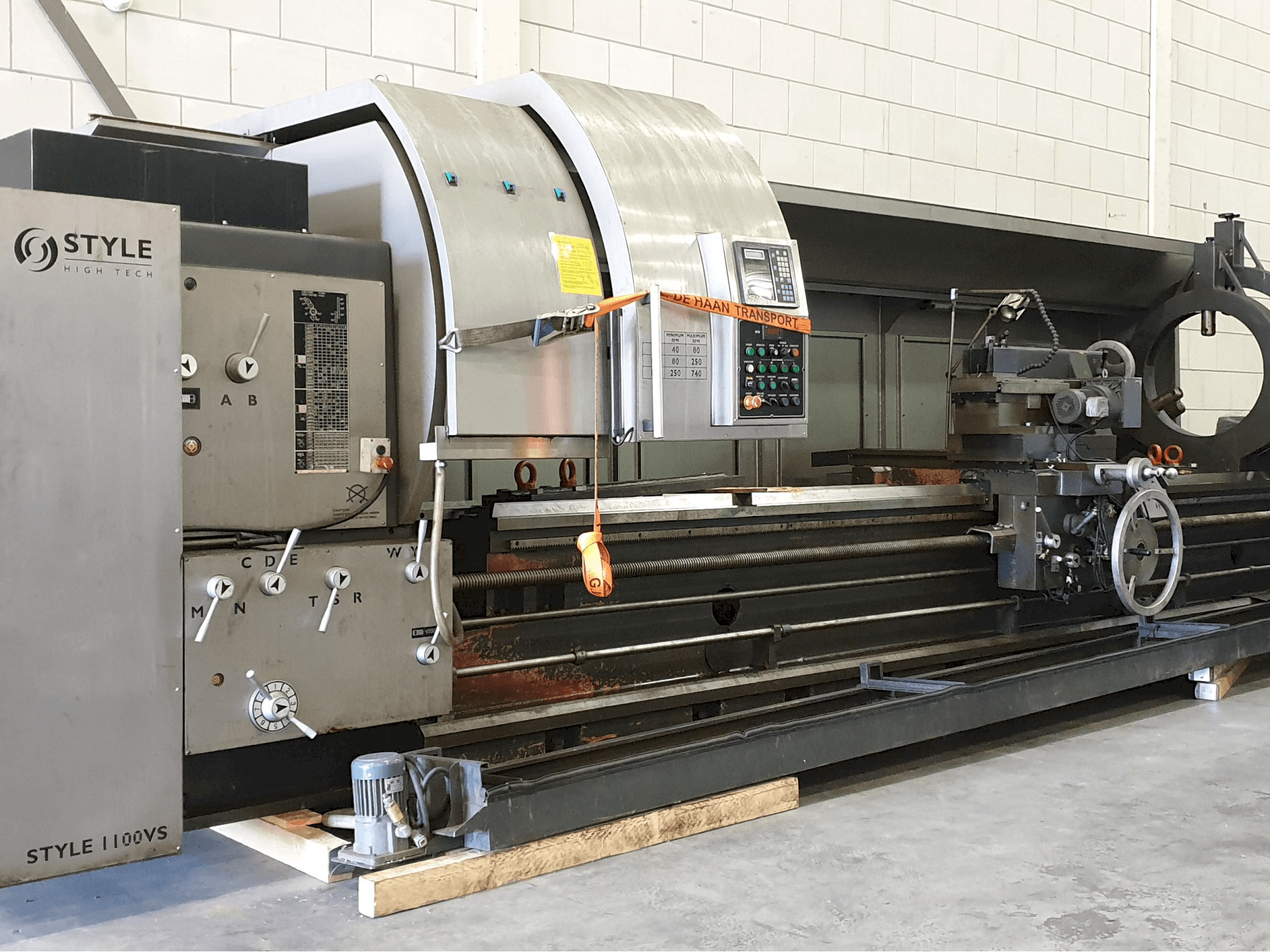 Koneen STYLE etunäkymä 1100VS