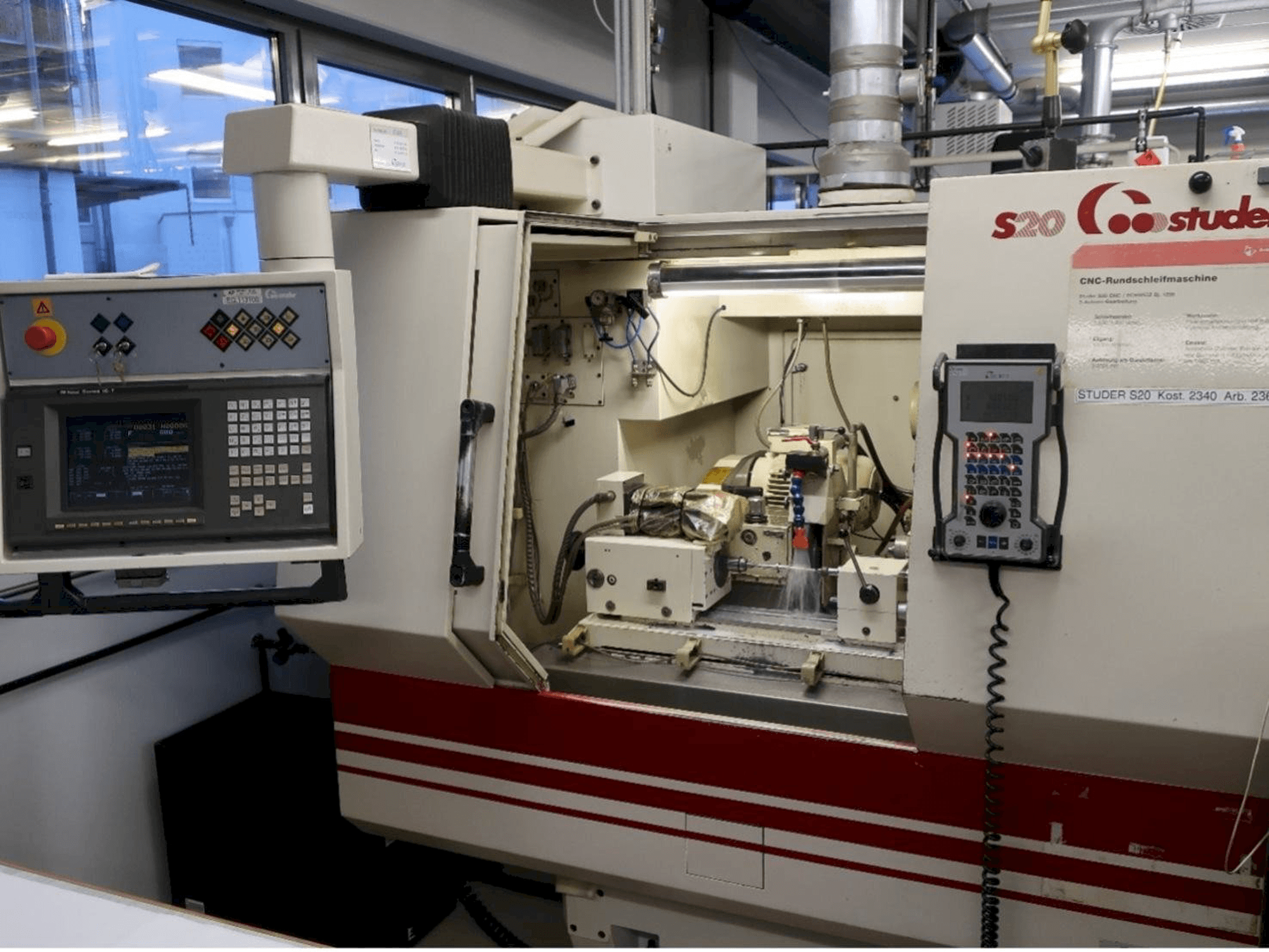 Koneen STUDER S20-CNC etunäkymä