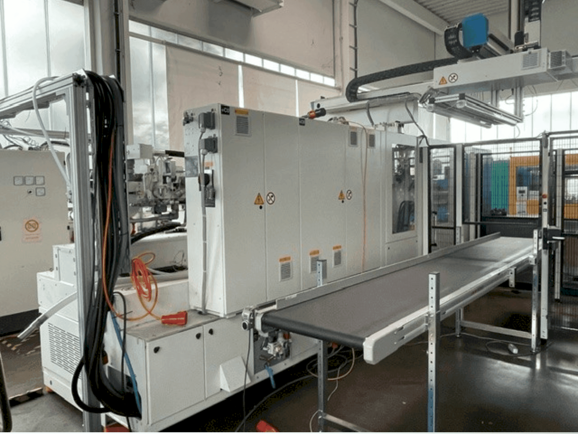 Koneen Krauss Maffei 300-1400 CX MC6 etunäkymä