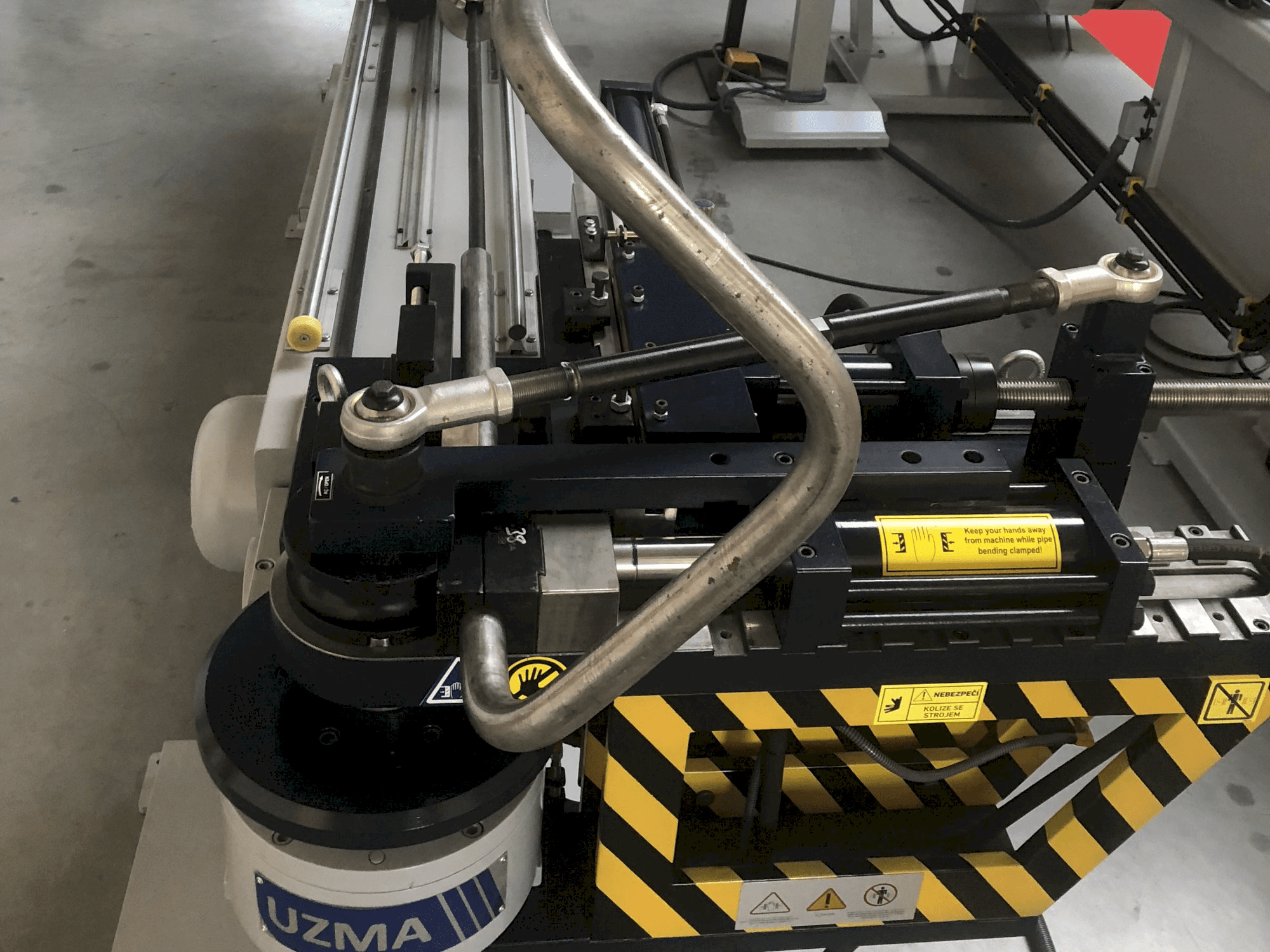 Koneen UZMA yksityiskohdat UZH 51