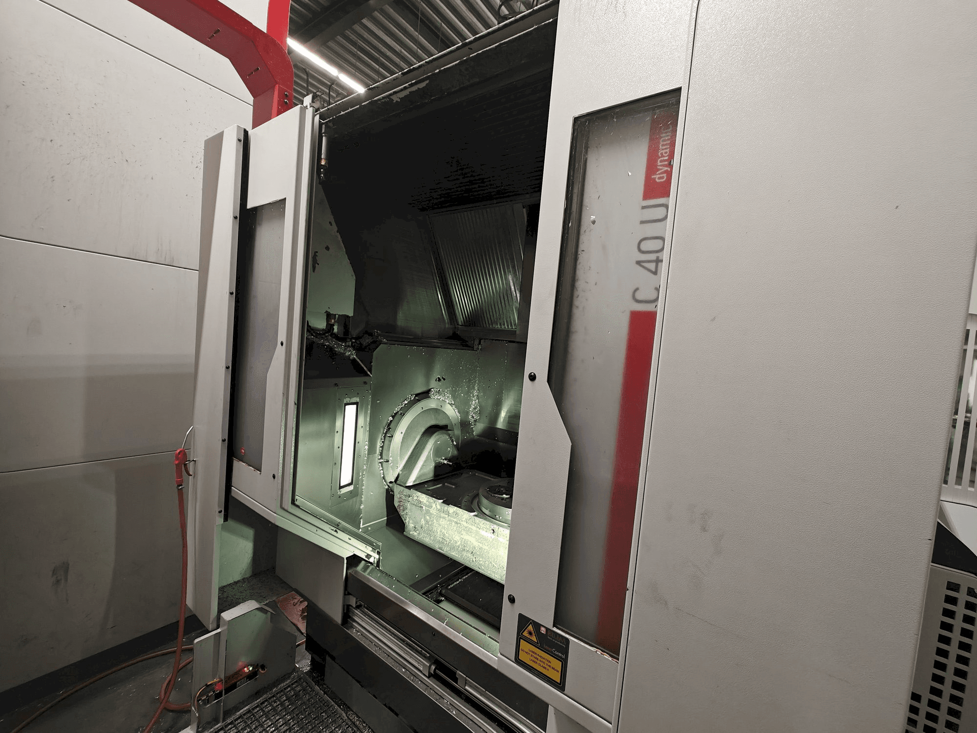 Koneen HERMLE C 40 U etunäkymä