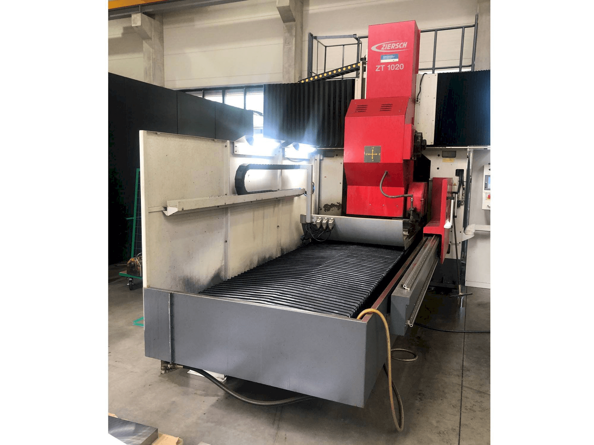 Koneen Ziersch ZT 1020 etunäkymä