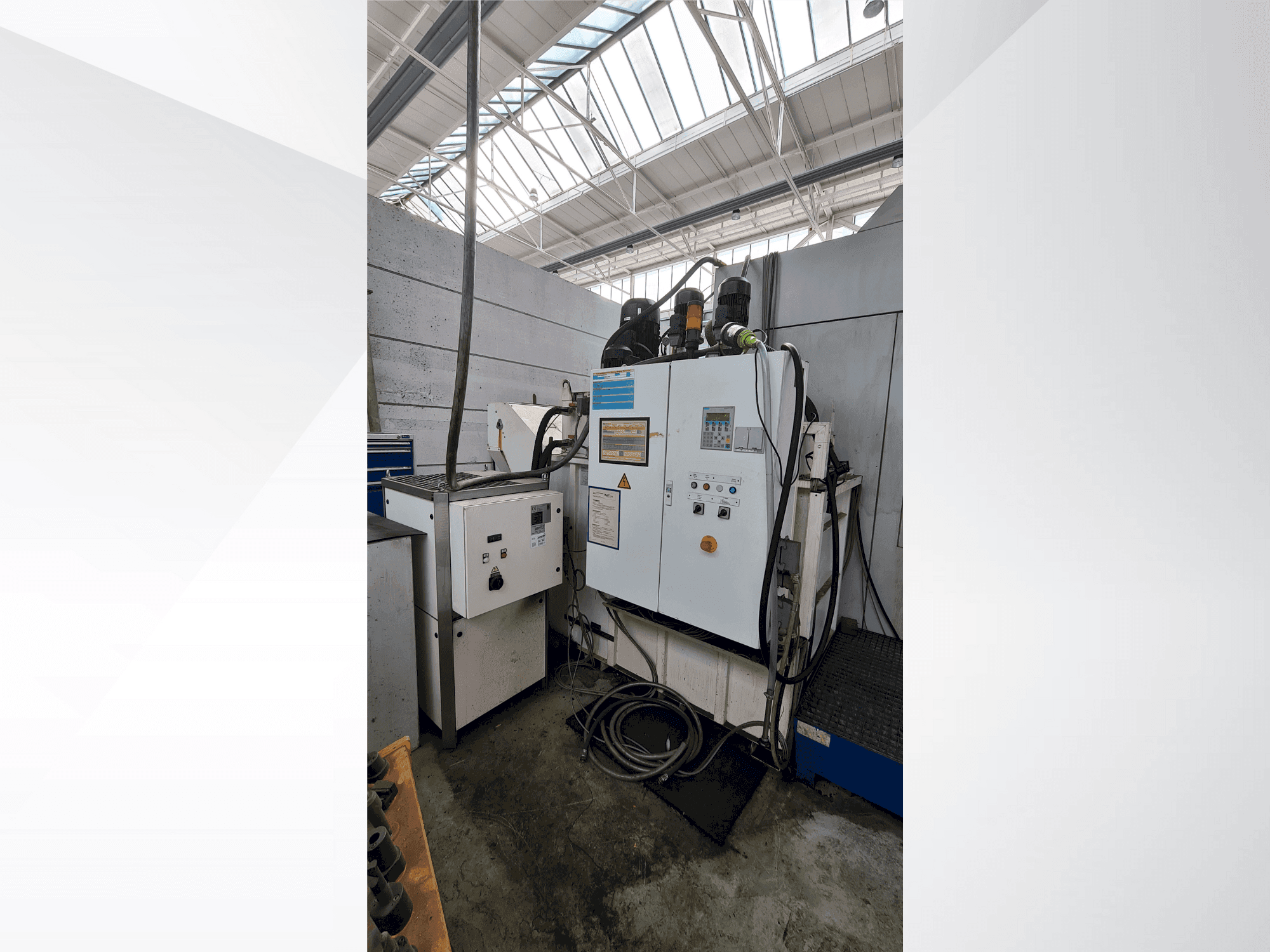 Koneen OSG EX-CELL-O XS425 etunäkymä