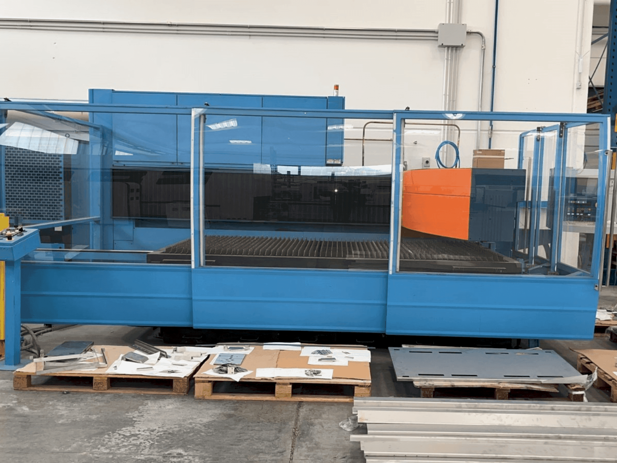 Koneen Prima Industrie Platino 1530 PL 9000 etunäkymä