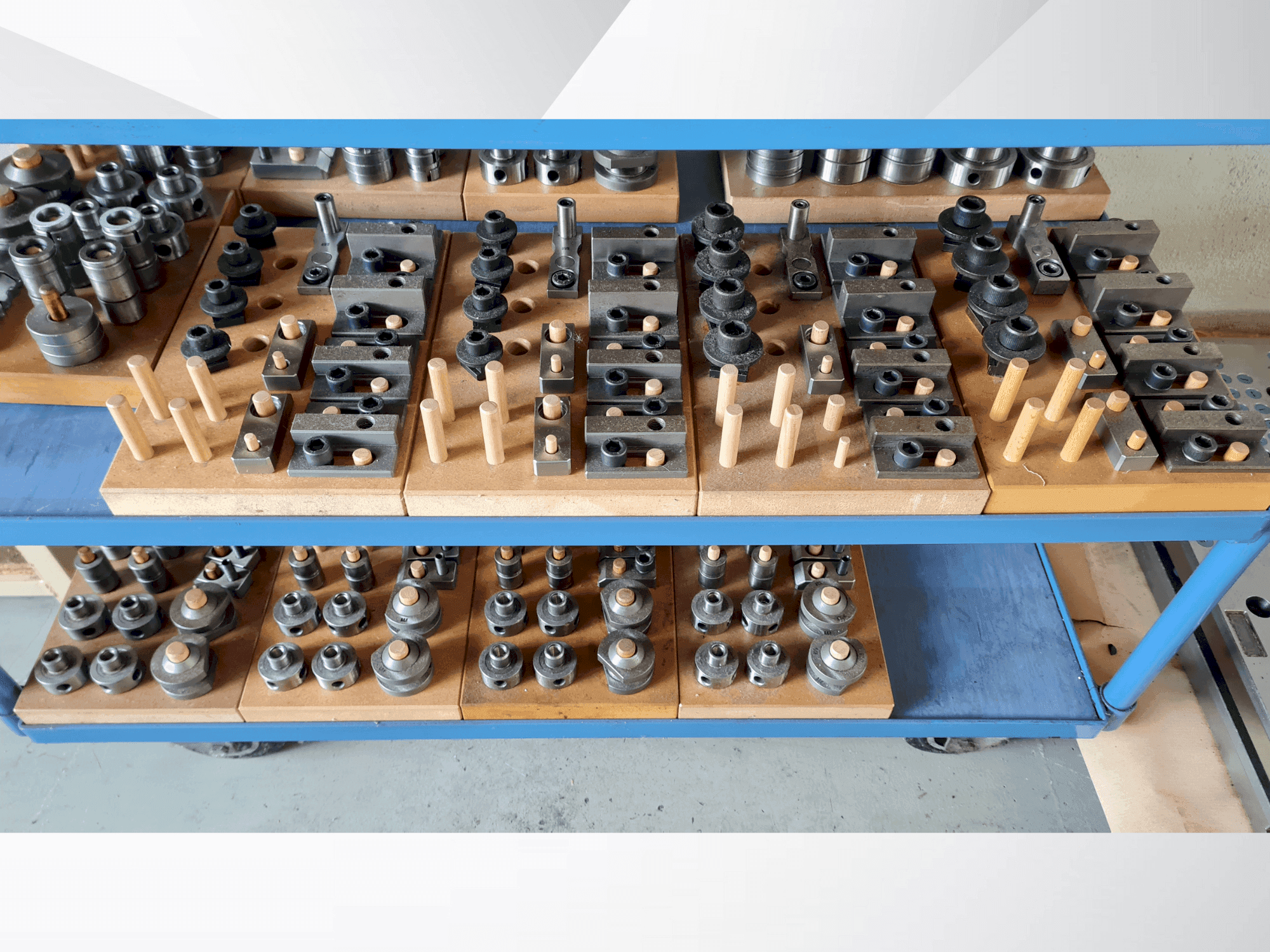 Koneen MEUSBURGER H1000 556/466/366 etunäkymä