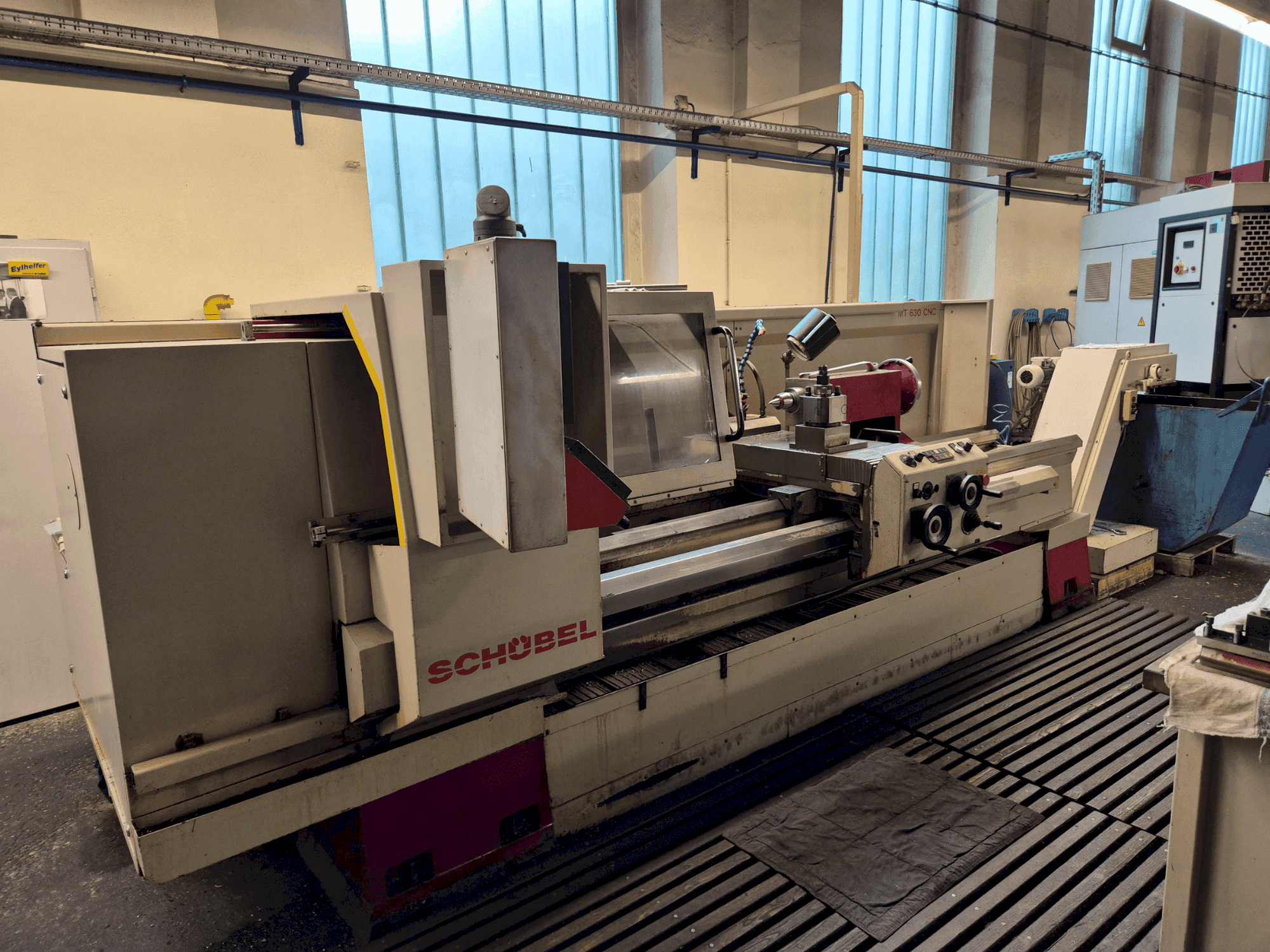 Koneen SCHÜBEL MT 630 CNC etunäkymä
