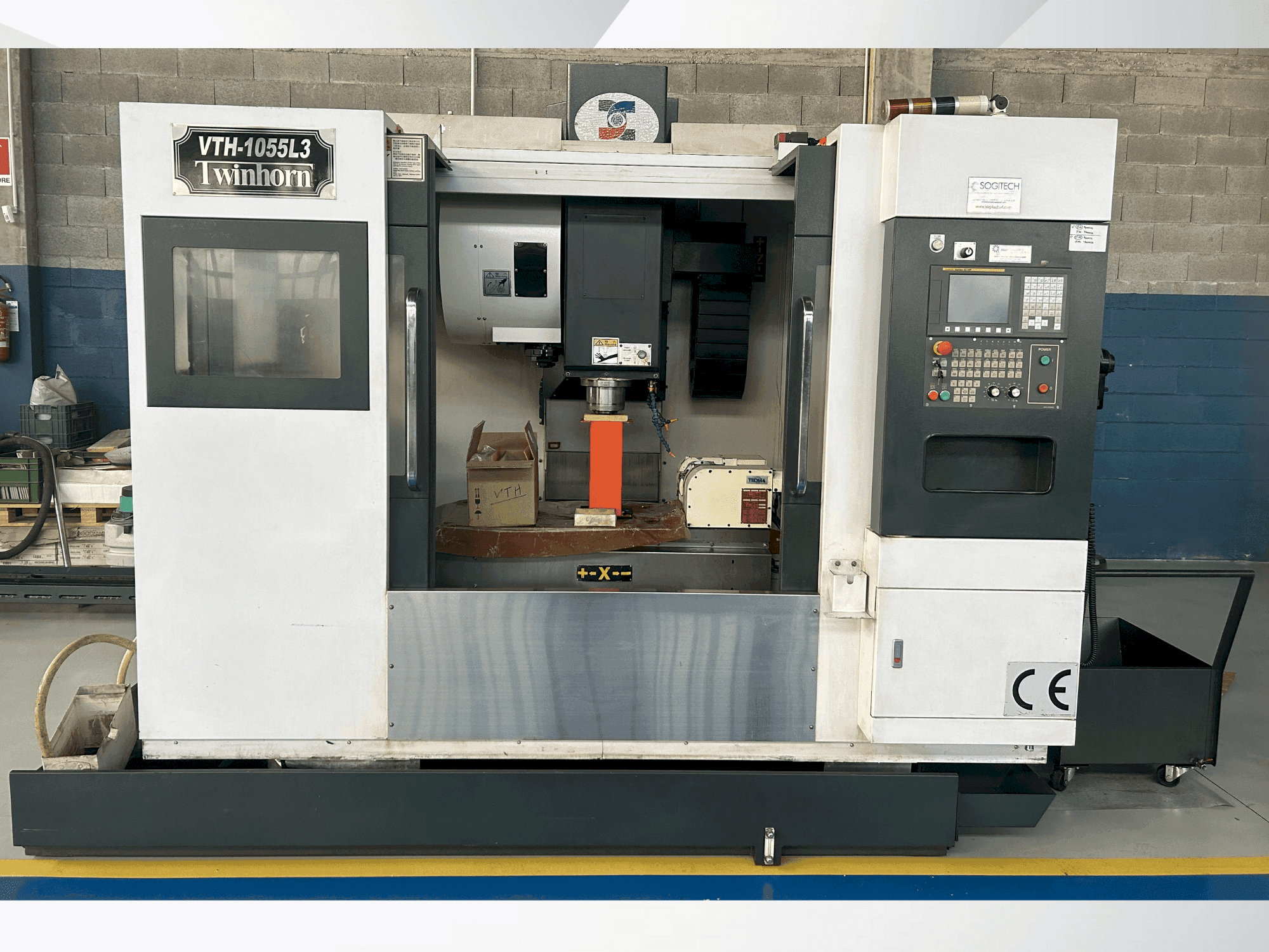 Koneen Twinhorn VTH-1055L3 etunäkymä