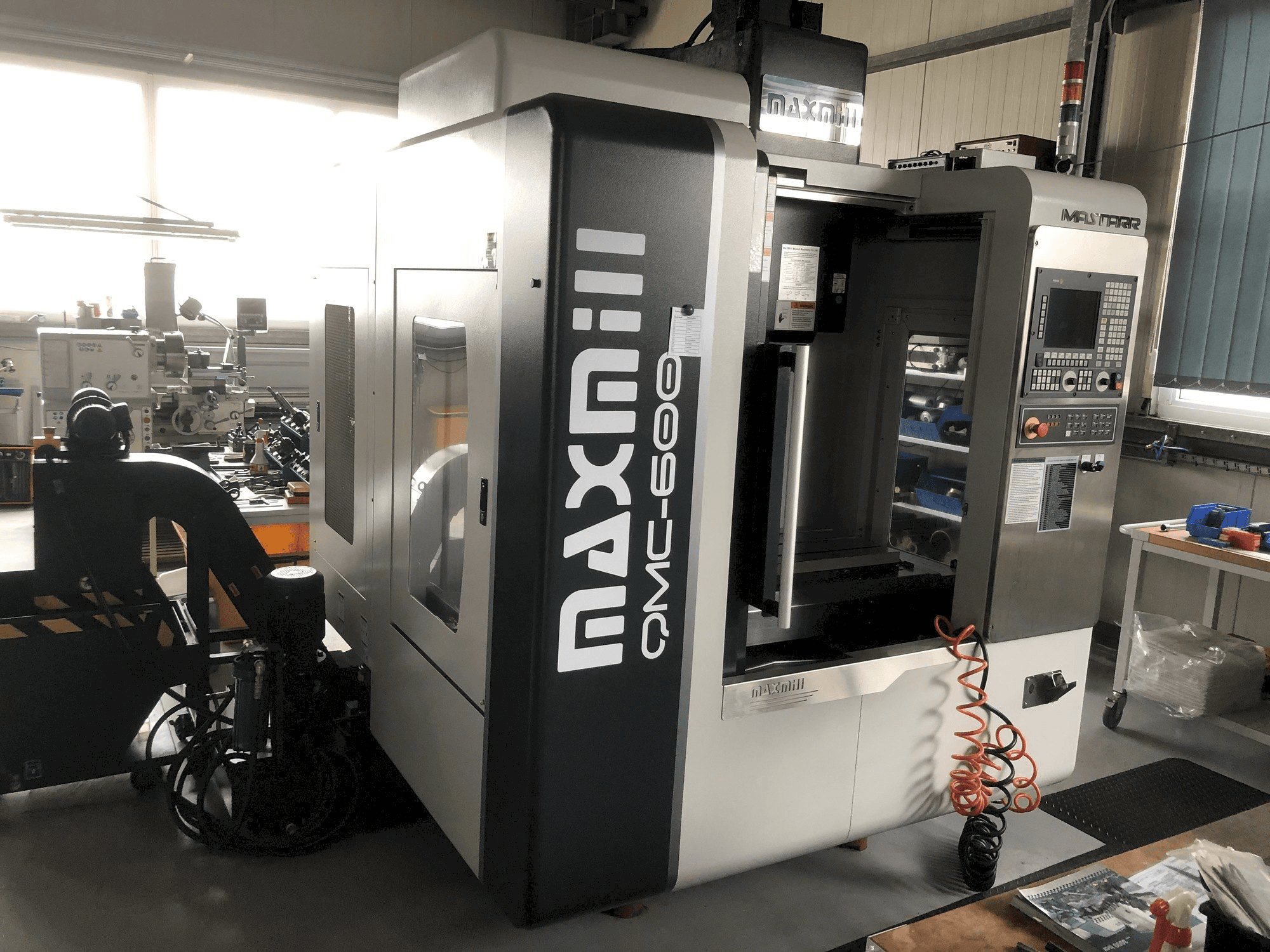 Koneen MAXMILL QMC-600 etunäkymä