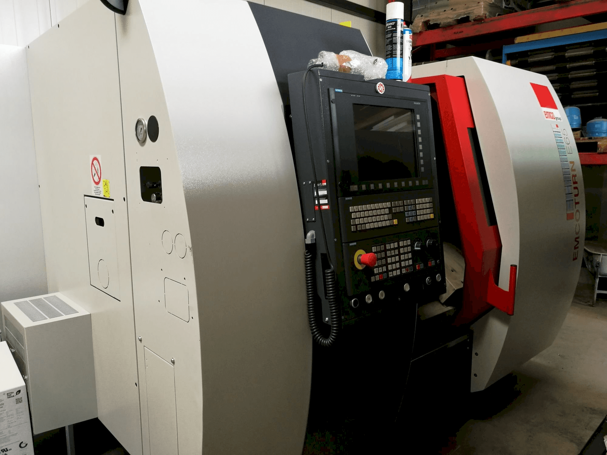 Koneen EMCO Emcoturn E65 etunäkymä