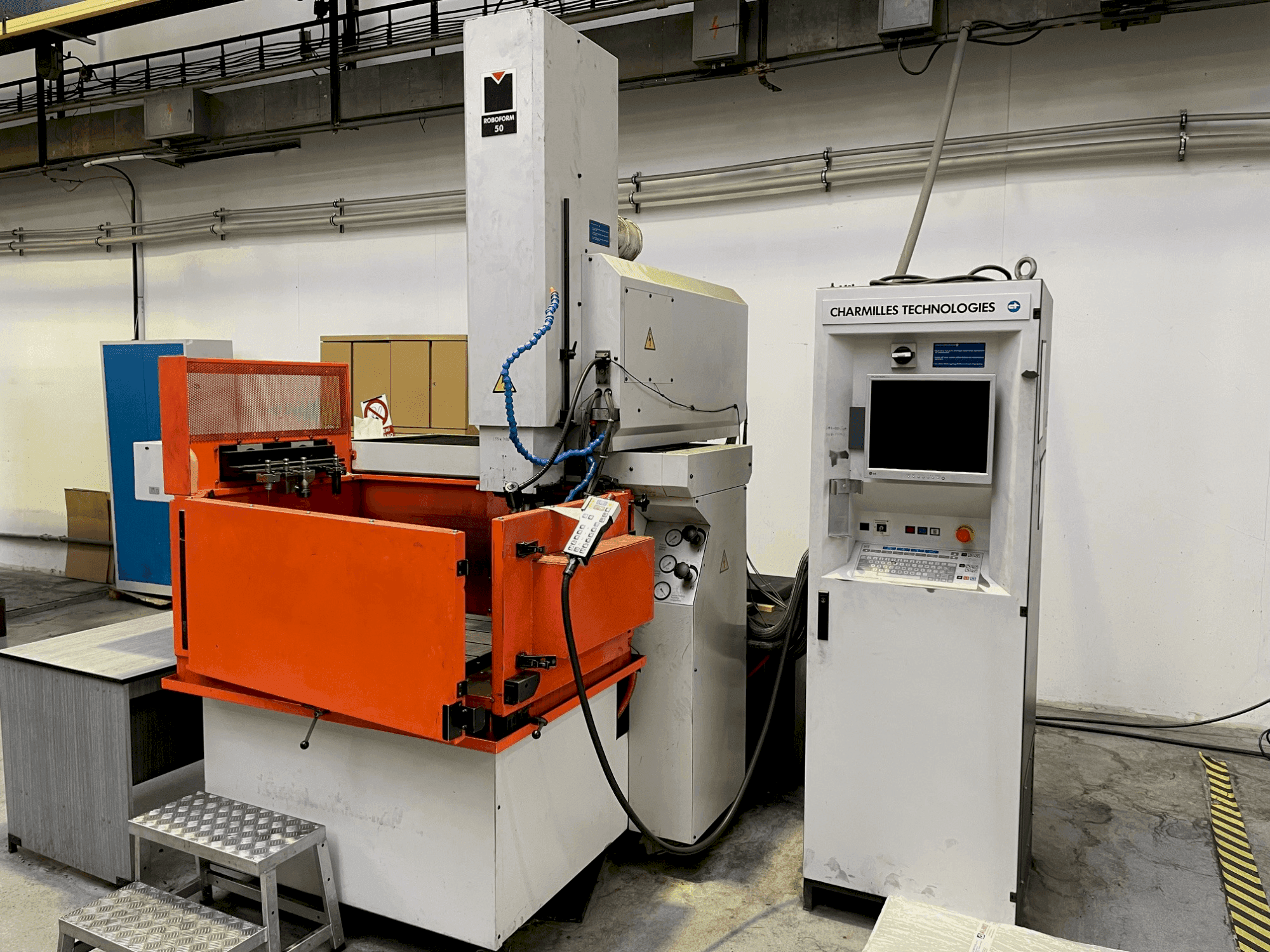 Koneen CHARMILLES Roboform 50 etunäkymä
