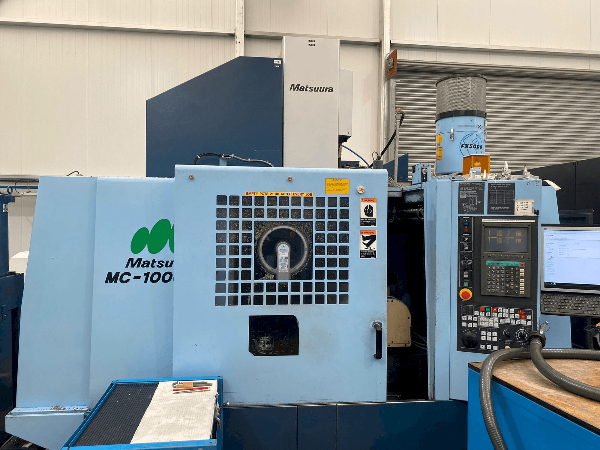 Koneen Matsuura MC-1000 VGX etunäkymä