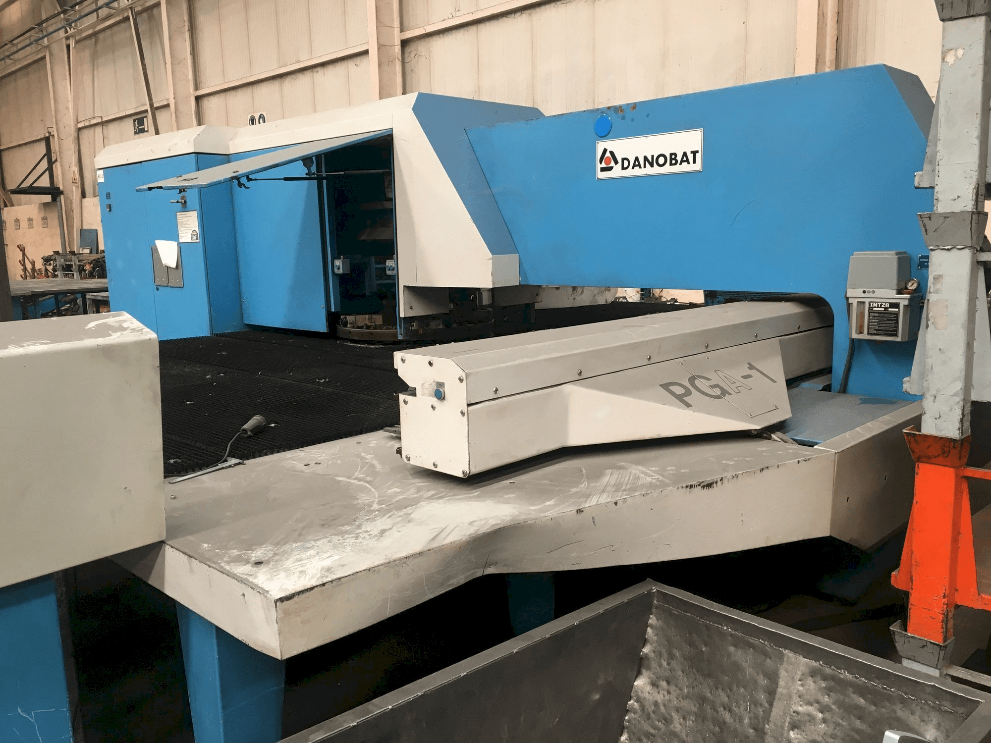 Koneen DANOBAT PGA-1 etunäkymä