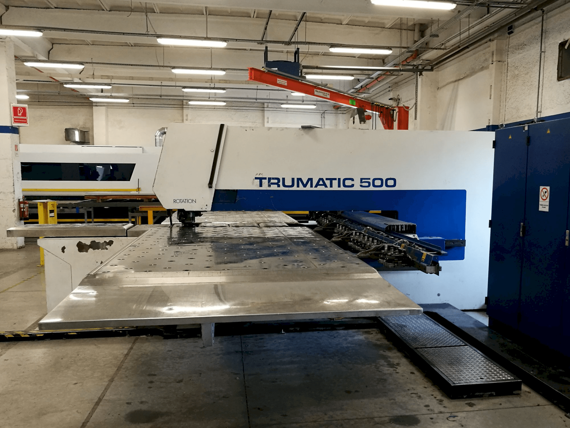 Koneen Trumpf vasemman sivun näkymä Trumatic 500 R