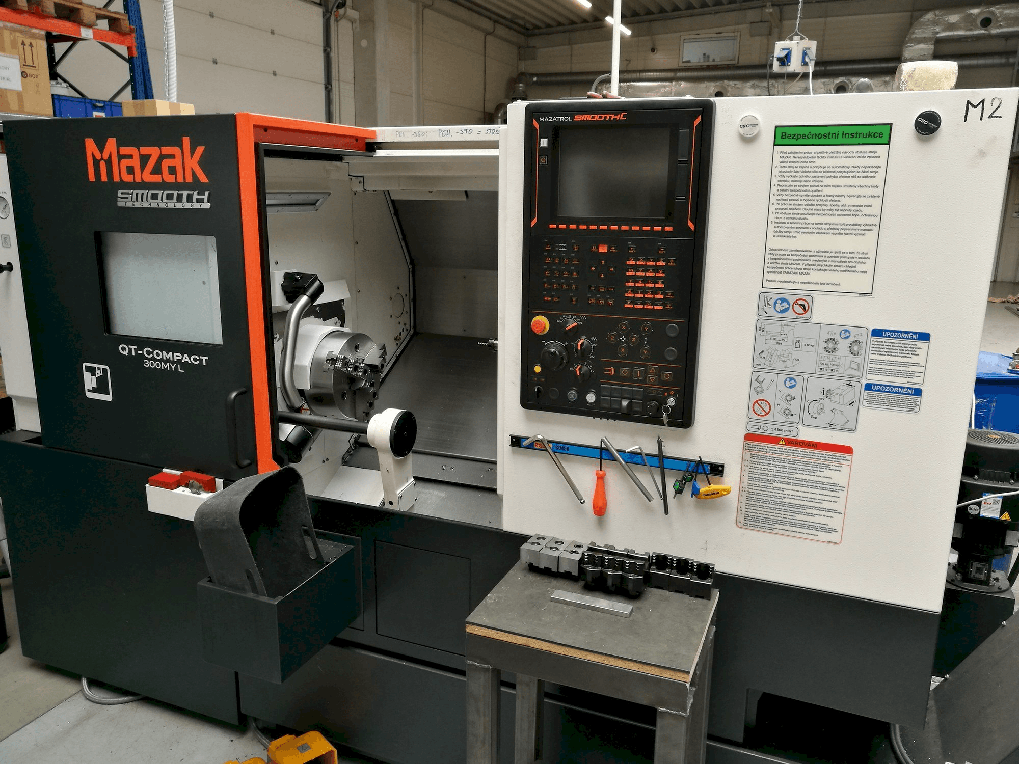 Koneen Mazak Quick Turn Compact 300MY L etunäkymä