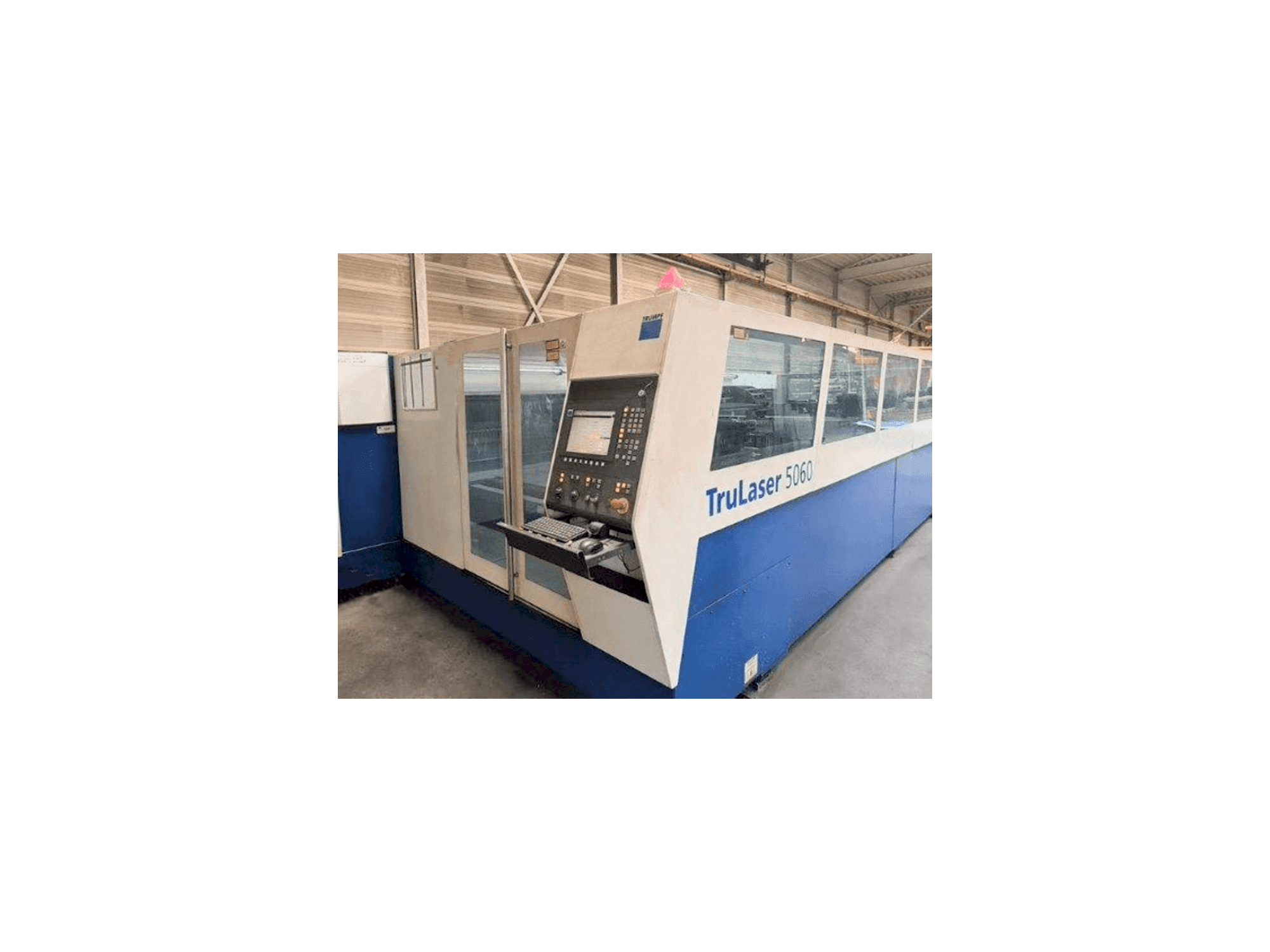 Koneen TRUMPF TruLaser 5060 etunäkymä