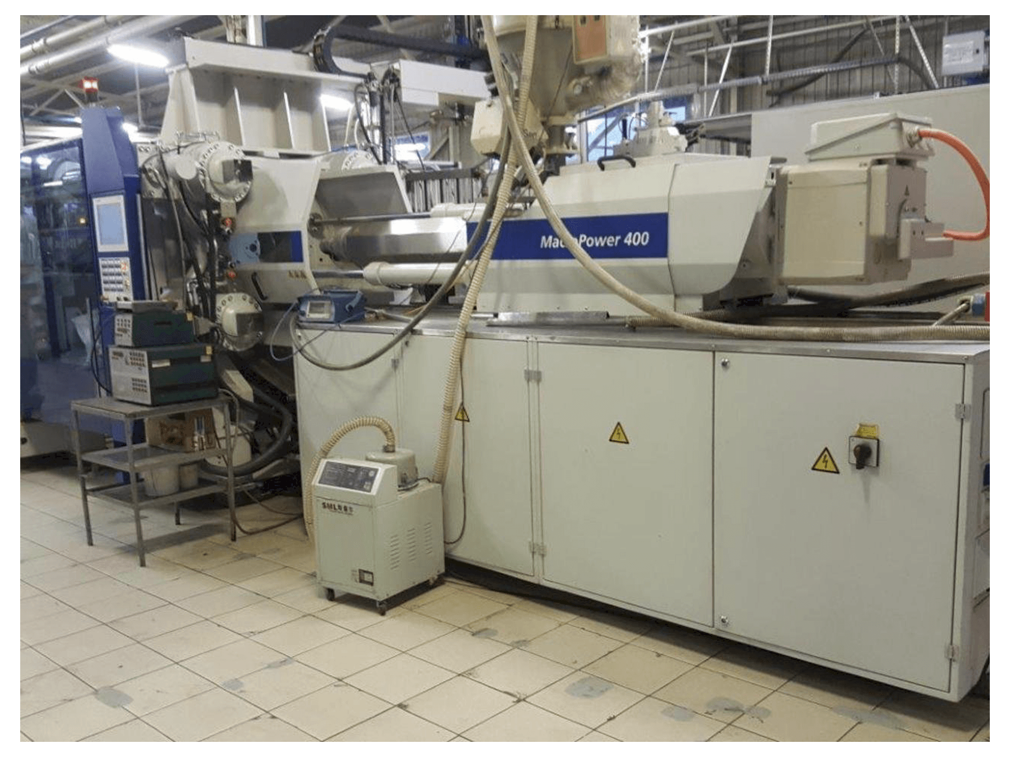 Koneen Battenfeld Macro Power 400/3400 etunäkymä