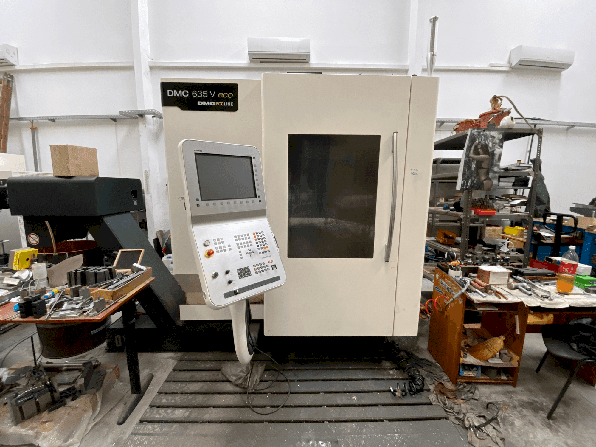 Koneen DMG MORI DMC 635 V eco etunäkymä