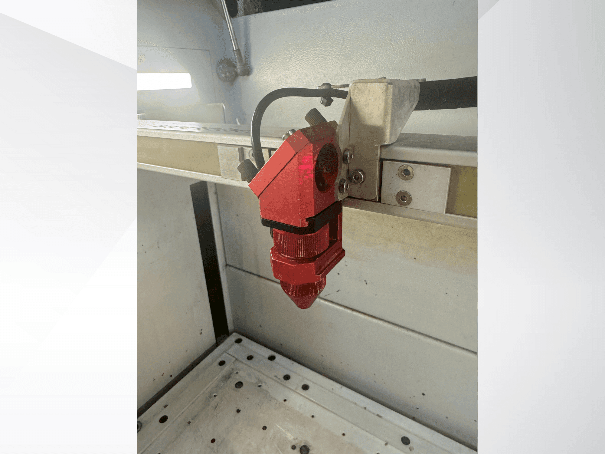 Koneen Trotec Speedy 360 etunäkymä