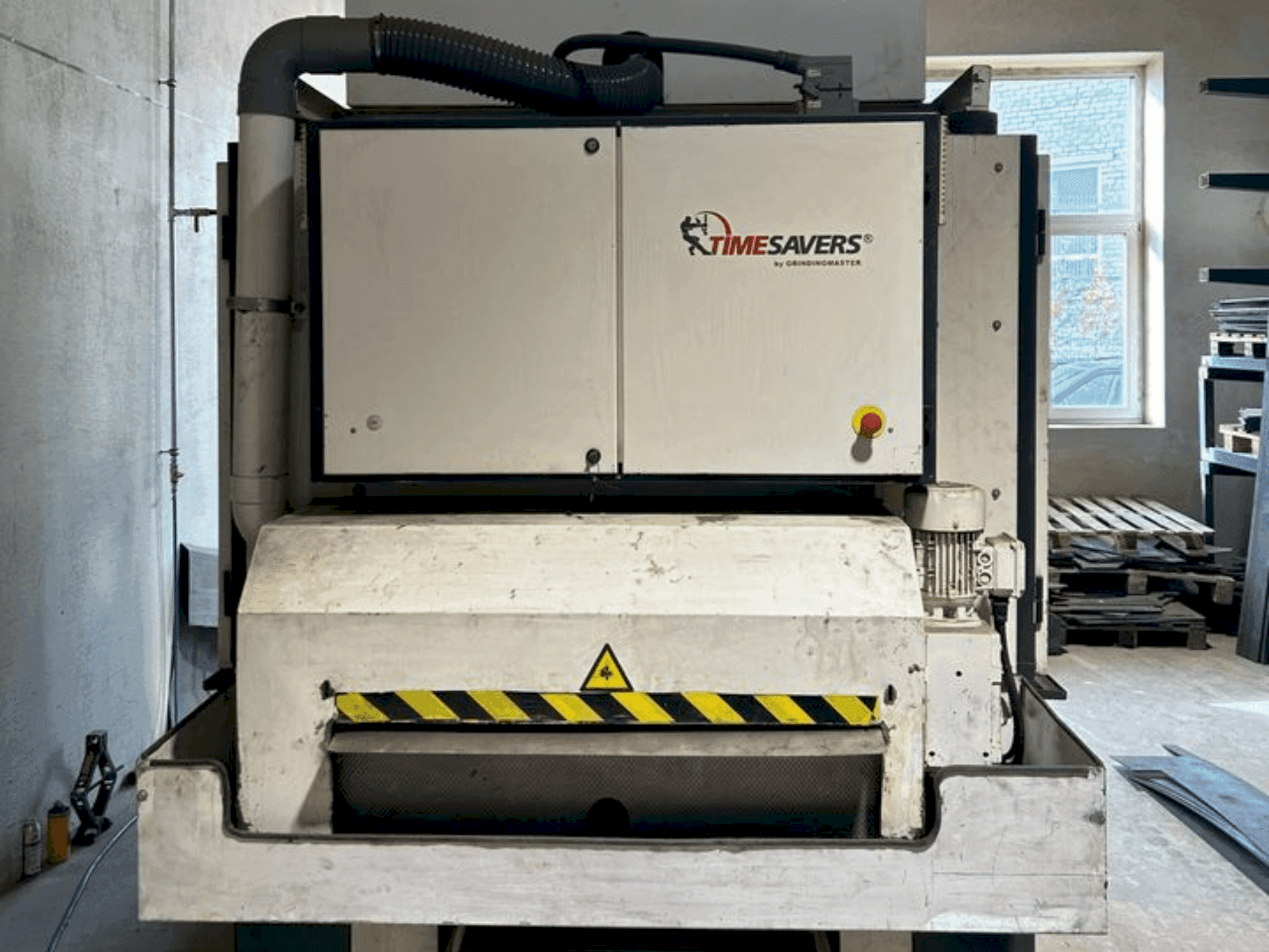 Koneen TIMESAVERS 41serie 900 WRD N etunäkymä