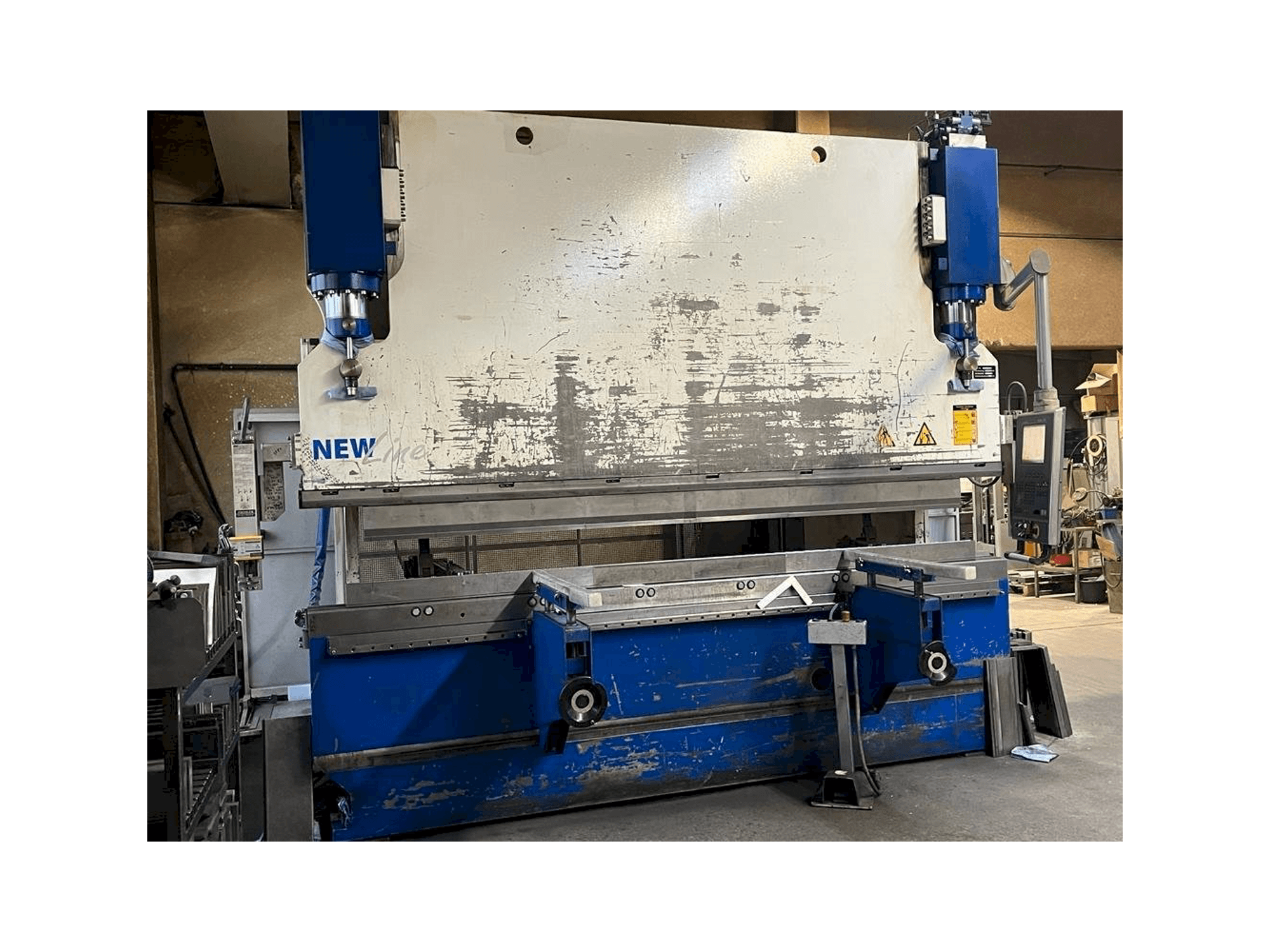 Koneen GWF MENGELE HB 175-30/35 etunäkymä