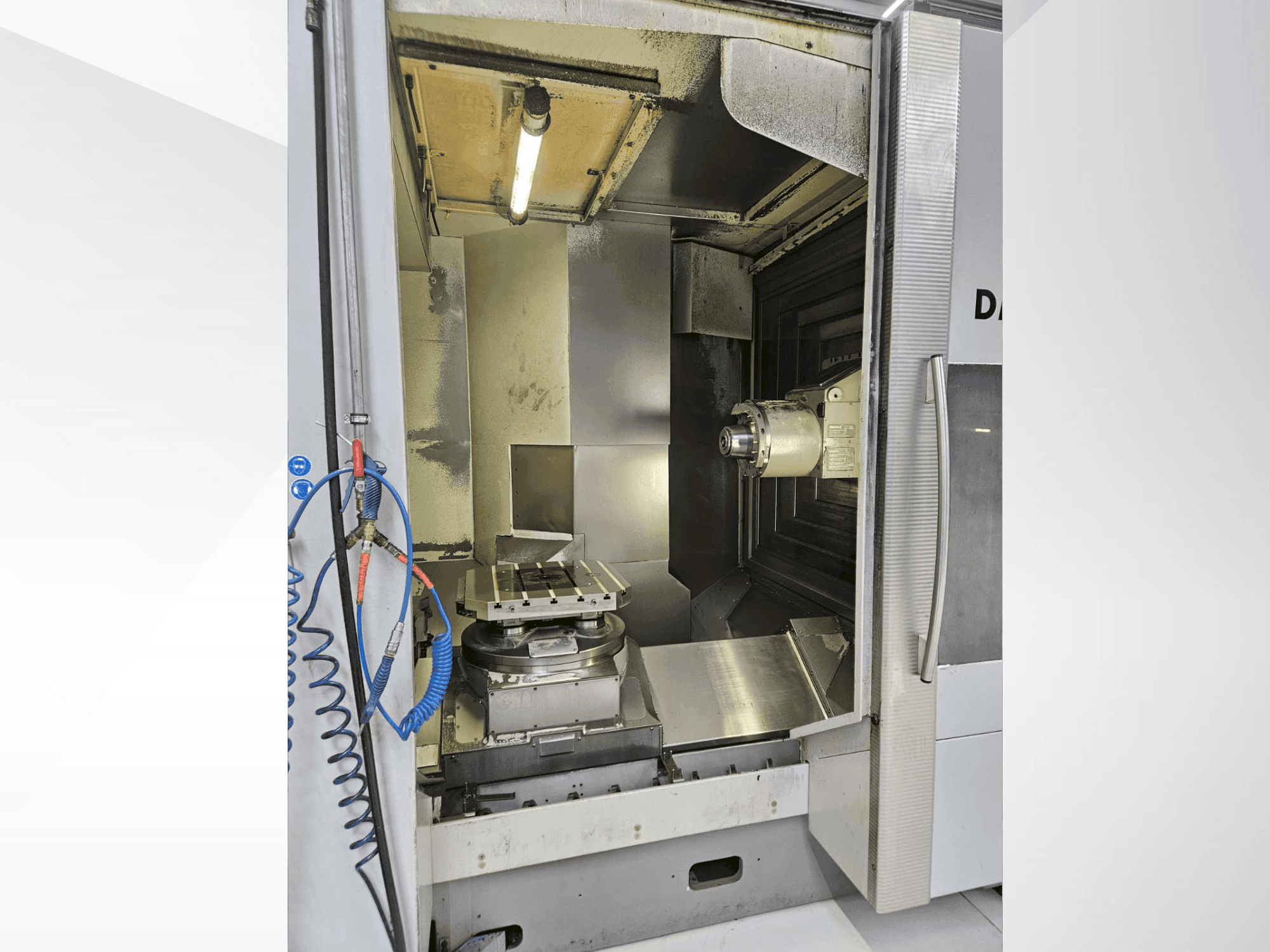 Koneen DECKEL MAHO DMC 70H duoBlock etunäkymä