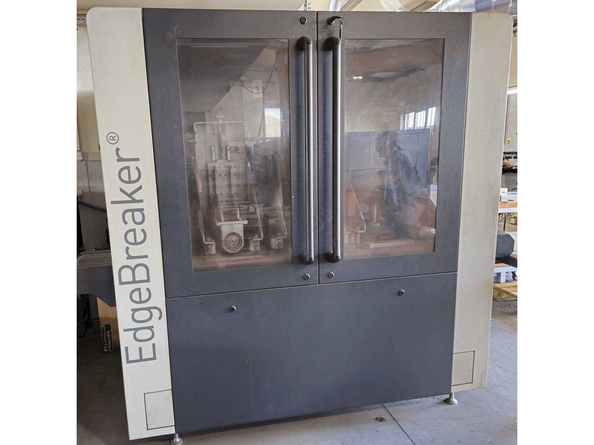 Koneen ARKU EdgeBreaker 1000 etunäkymä