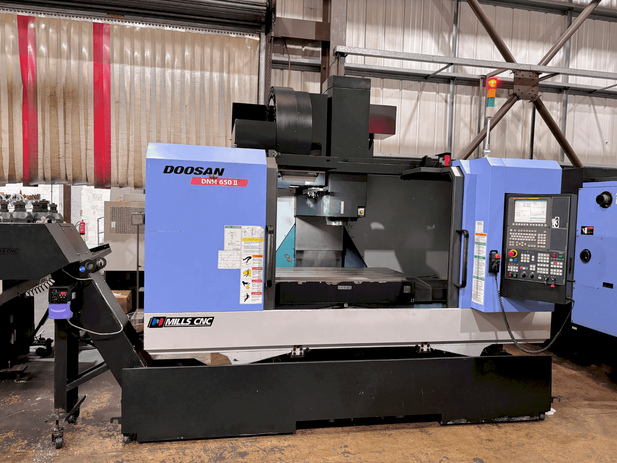 Koneen DOOSAN DNM 650 II etunäkymä