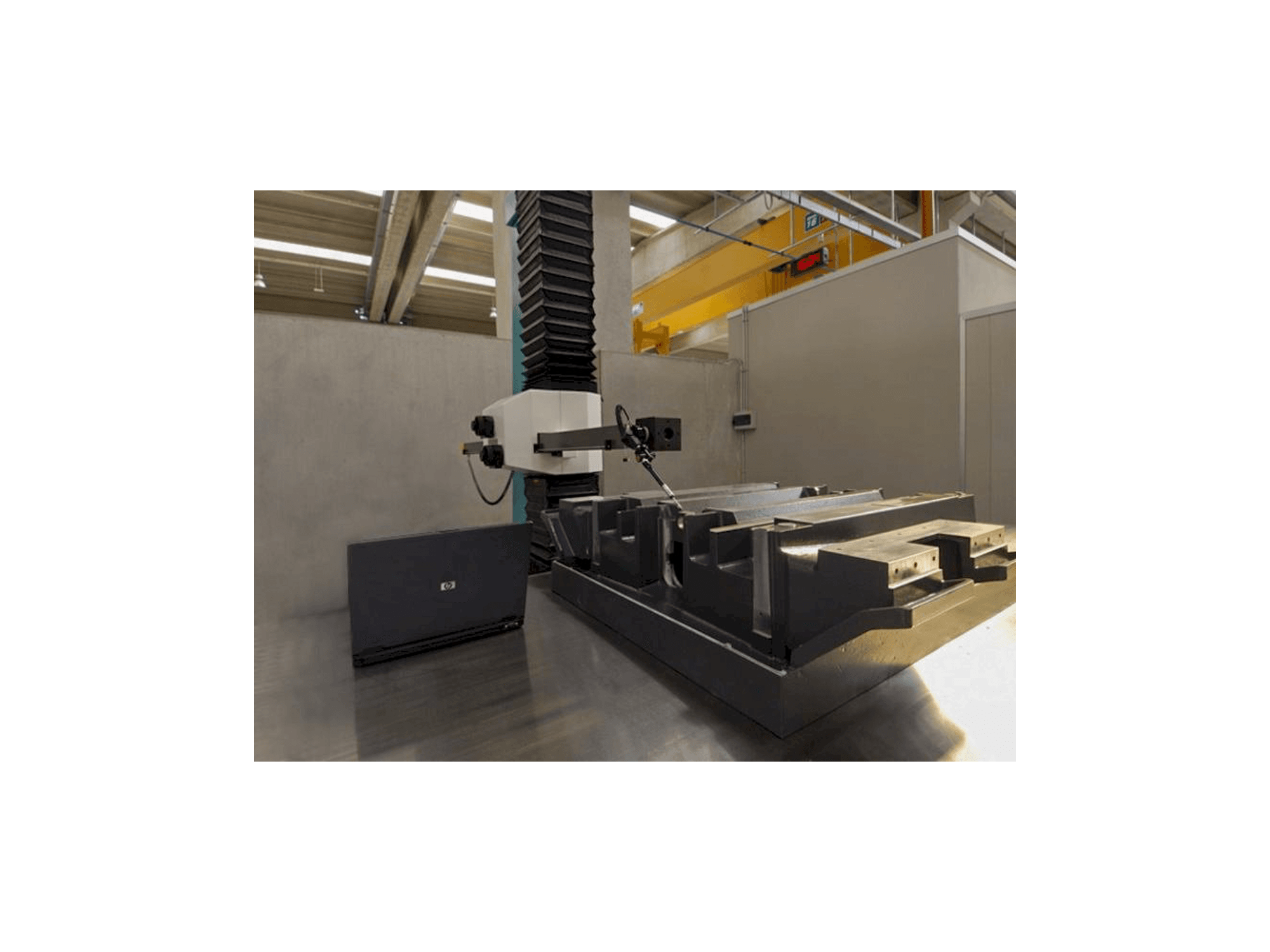 Koneen Hexagon Metrology Poli Globo etunäkymä