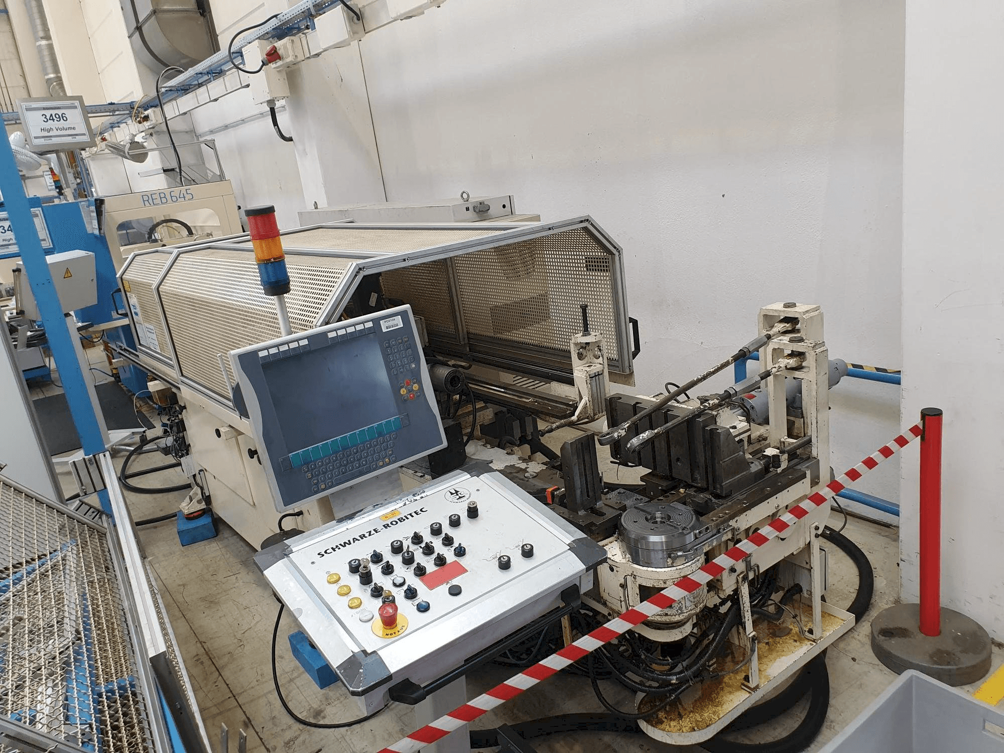 Koneen SCHWARZE-ROBITEC CNC40MR etunäkymä