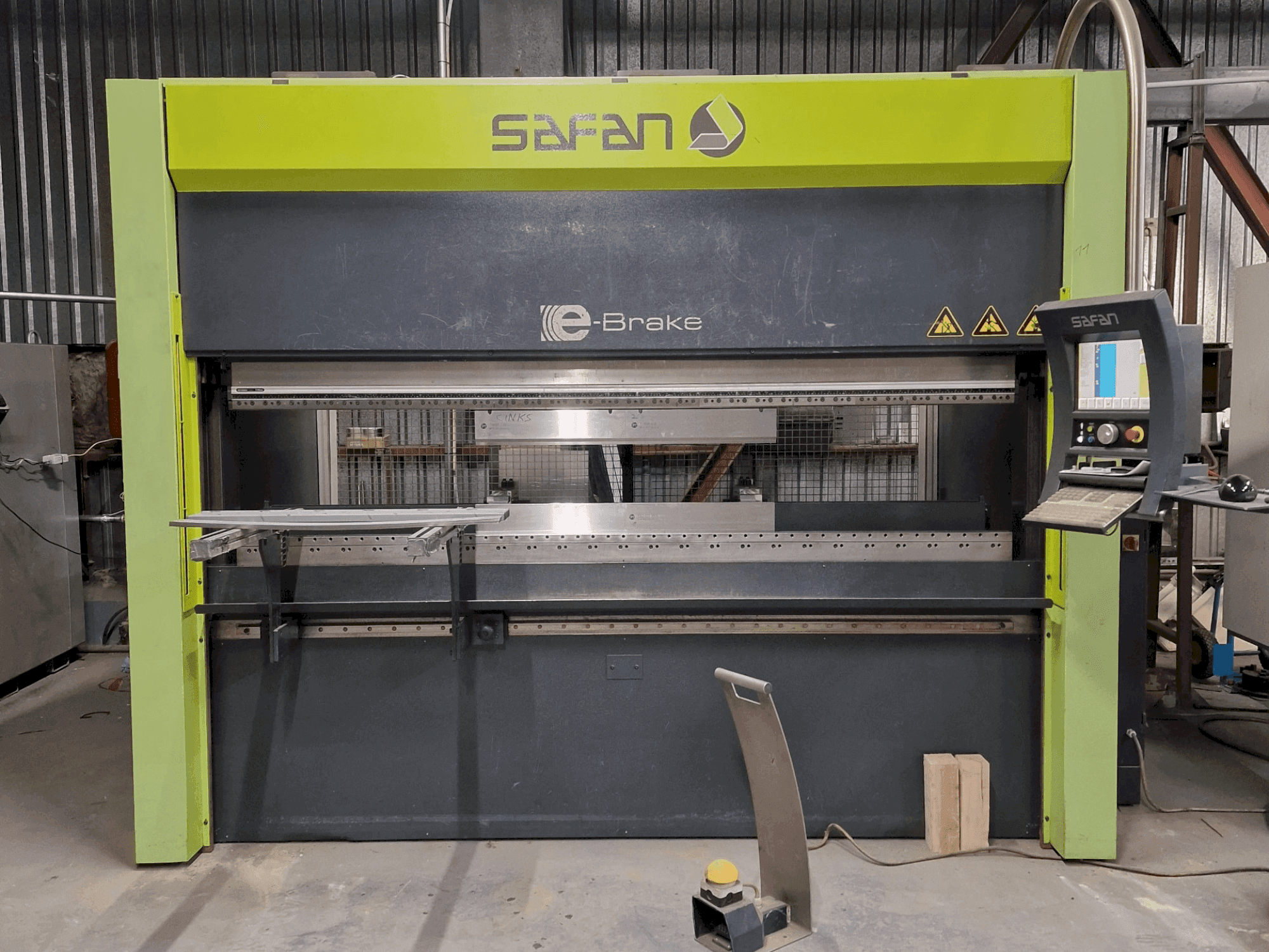 Koneen Safan E-Brake 80-2550-Ts3 Cnc etunäkymä