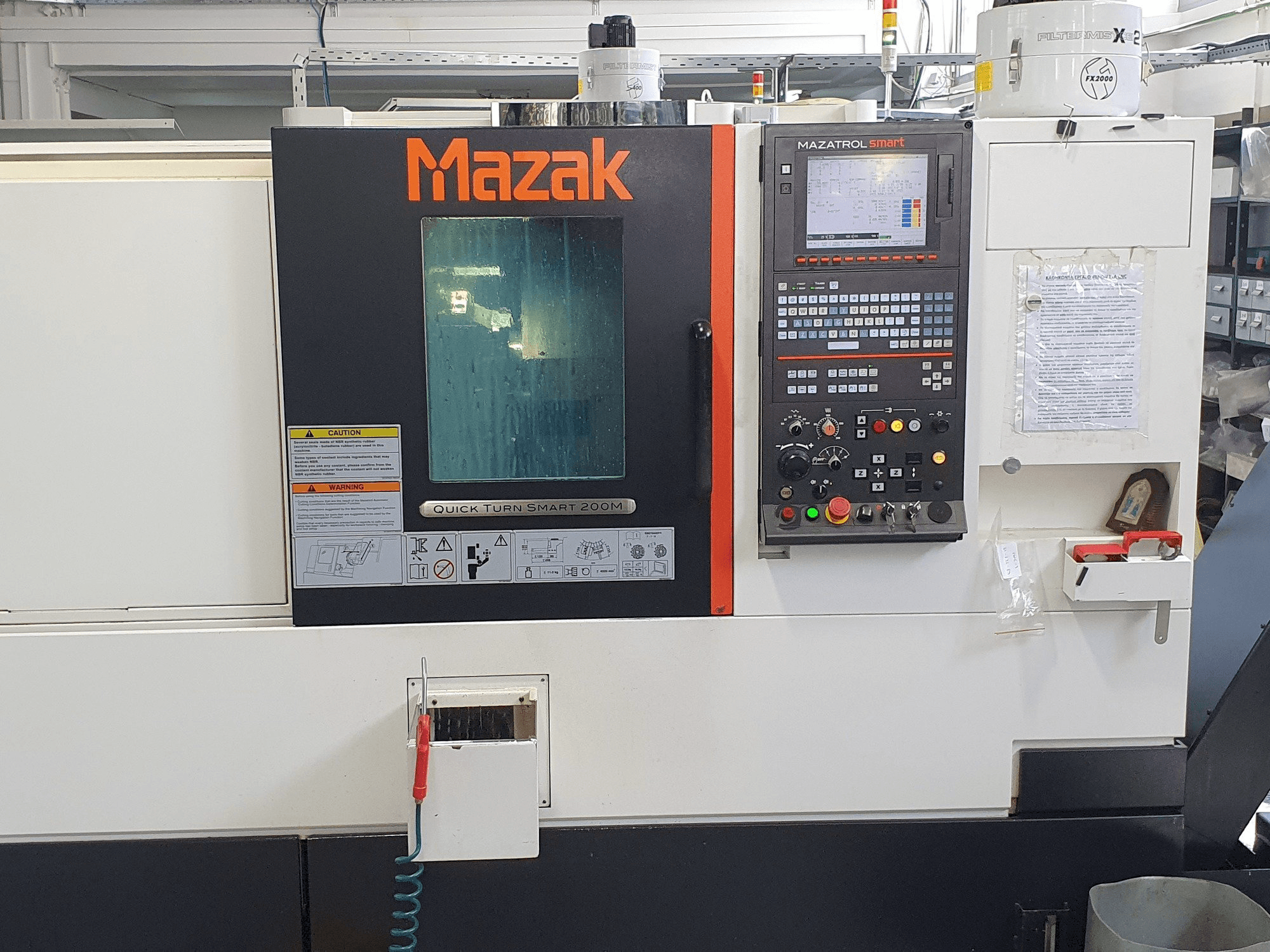 Koneen Mazak QTS200M etunäkymä