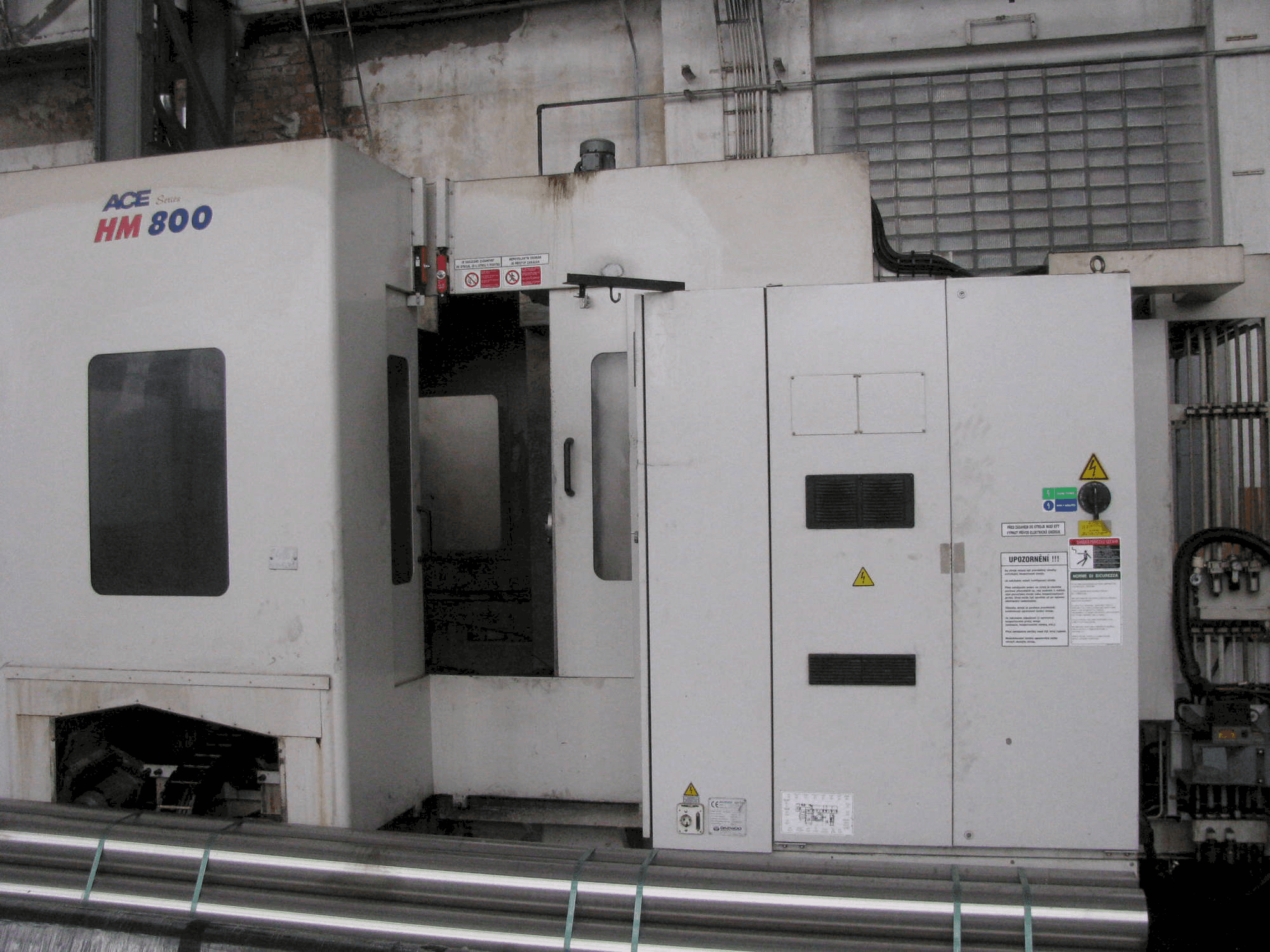 Koneen DAEWOO ACE-HM 800 etunäkymä