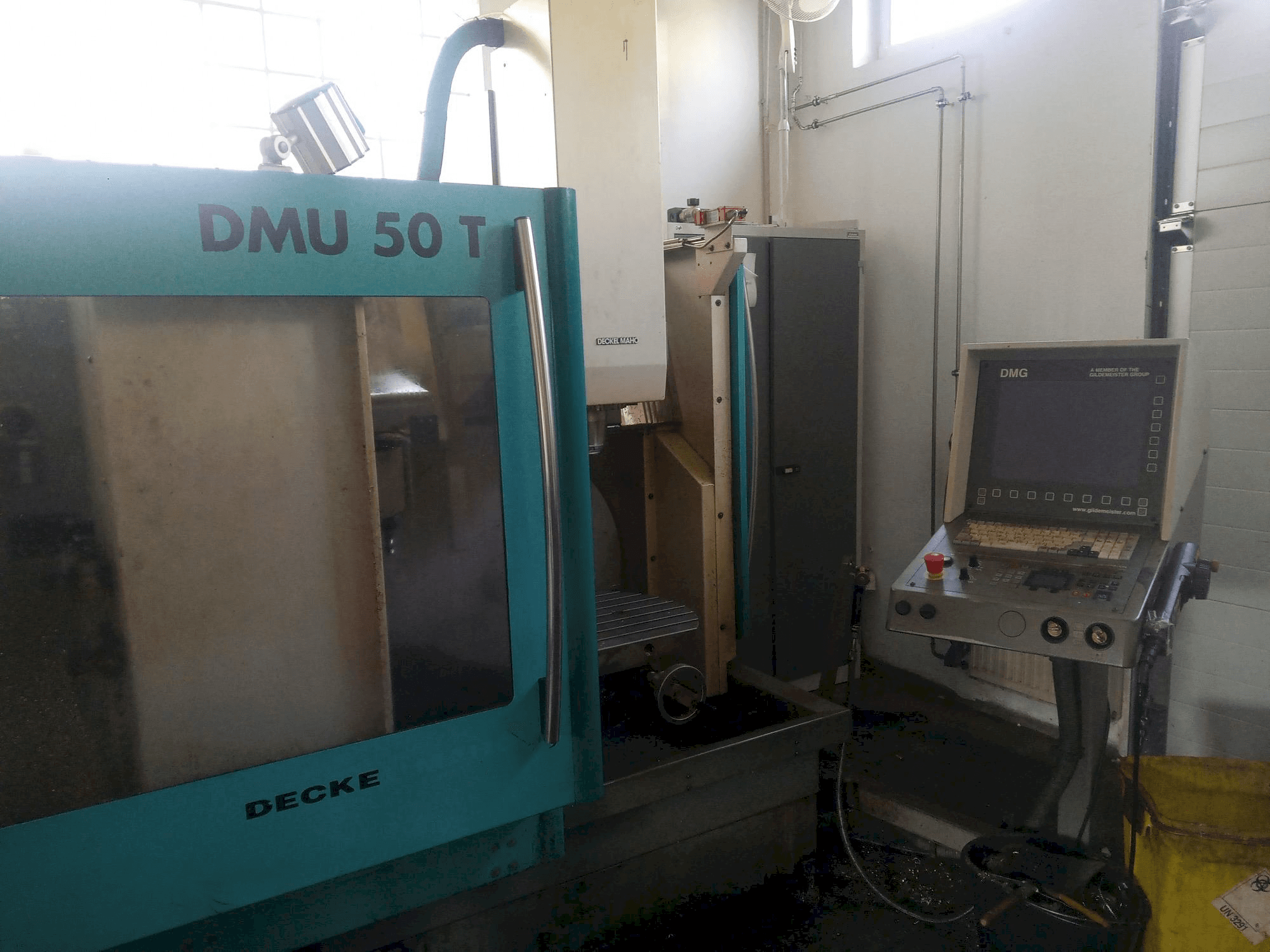 Koneen DECKEL MAHO DMU 50 T etunäkymä